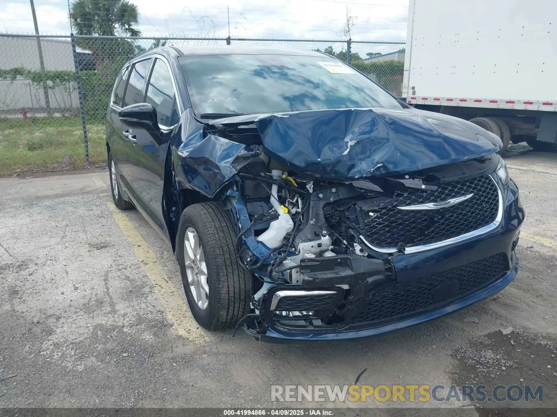 1 Фотография поврежденного автомобиля 2C4RC1FGSRR102552 CHRYSLER PACIFICA 2024