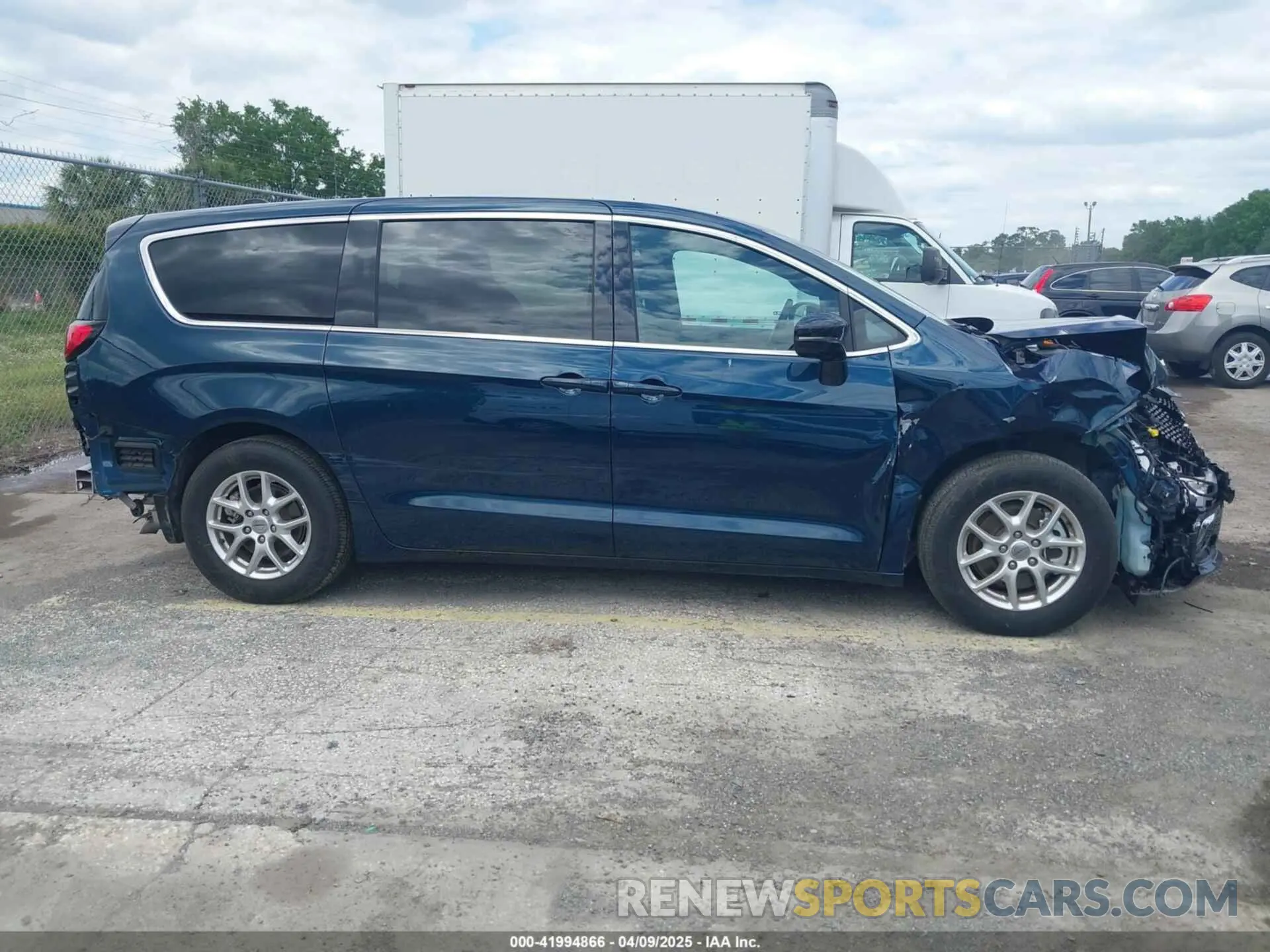 13 Фотография поврежденного автомобиля 2C4RC1FGSRR102552 CHRYSLER PACIFICA 2024