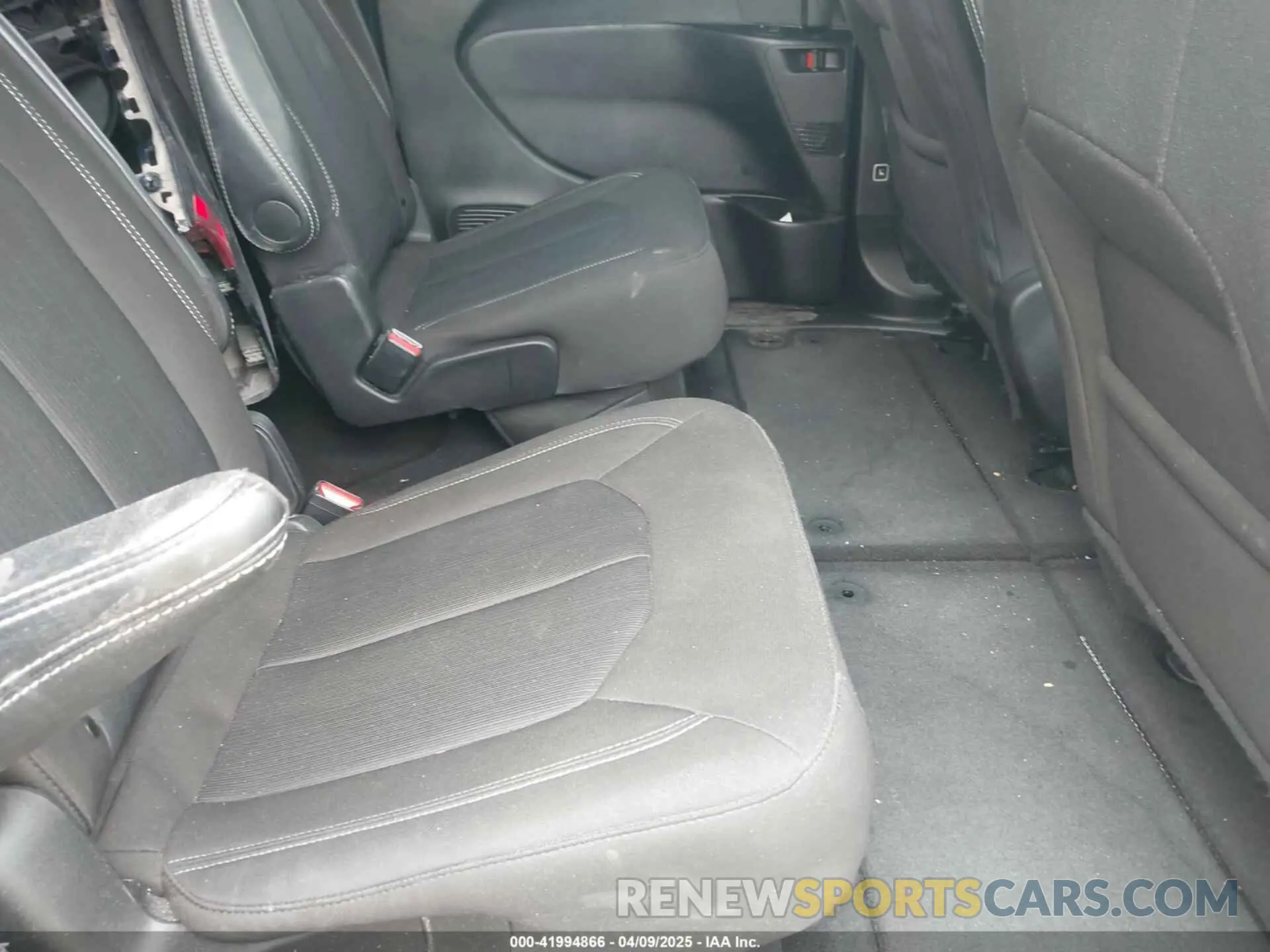 8 Фотография поврежденного автомобиля 2C4RC1FGSRR102552 CHRYSLER PACIFICA 2024