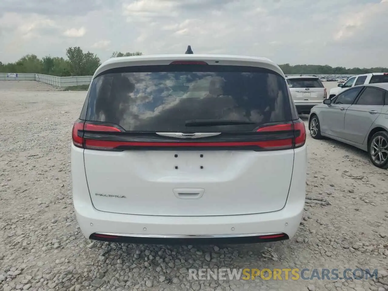 6 Photograph of a damaged car 2C4RC1FGXRR135546 CHRYSLER PACIFICA 2024