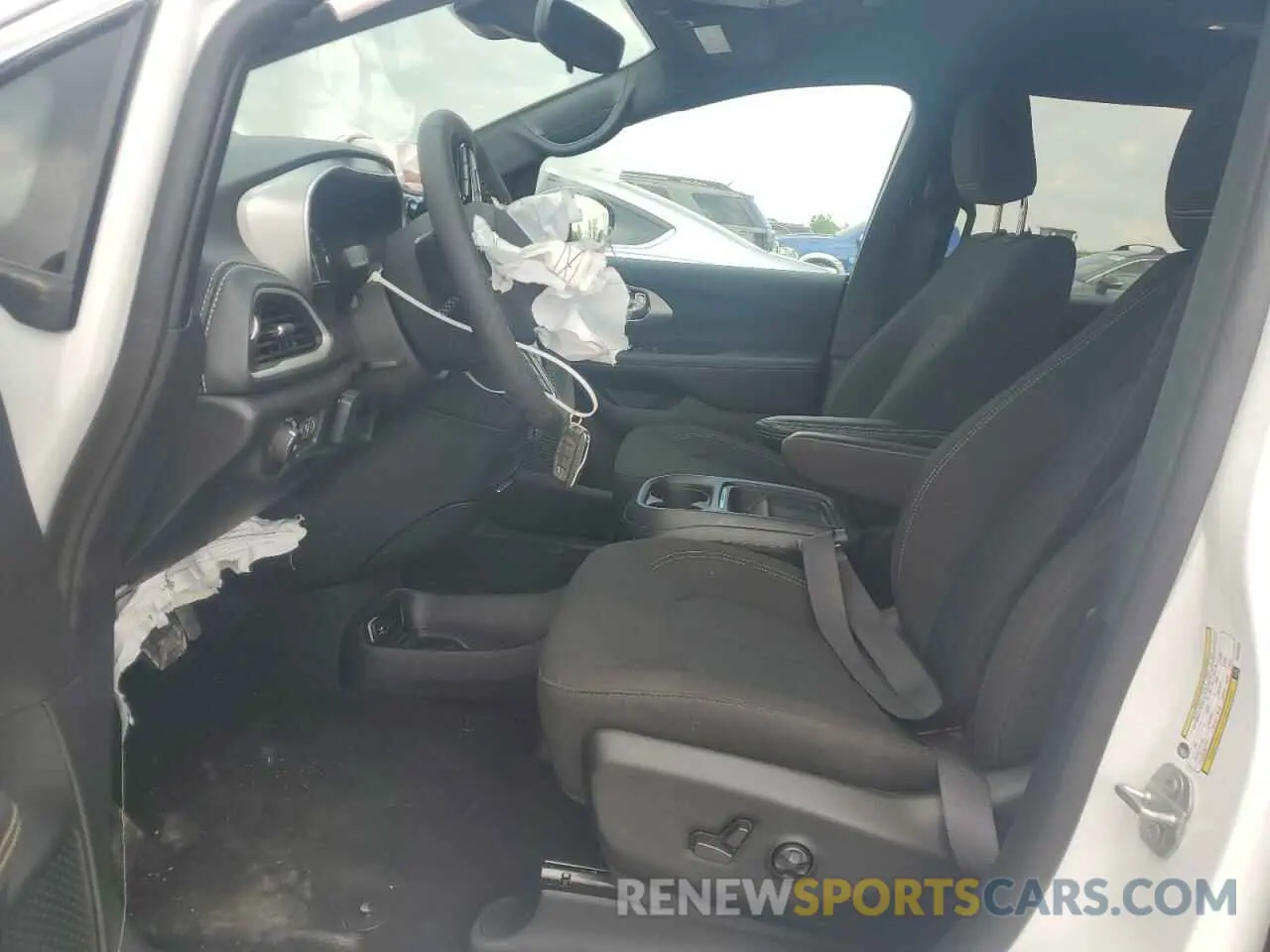 7 Photograph of a damaged car 2C4RC1FGXRR135546 CHRYSLER PACIFICA 2024