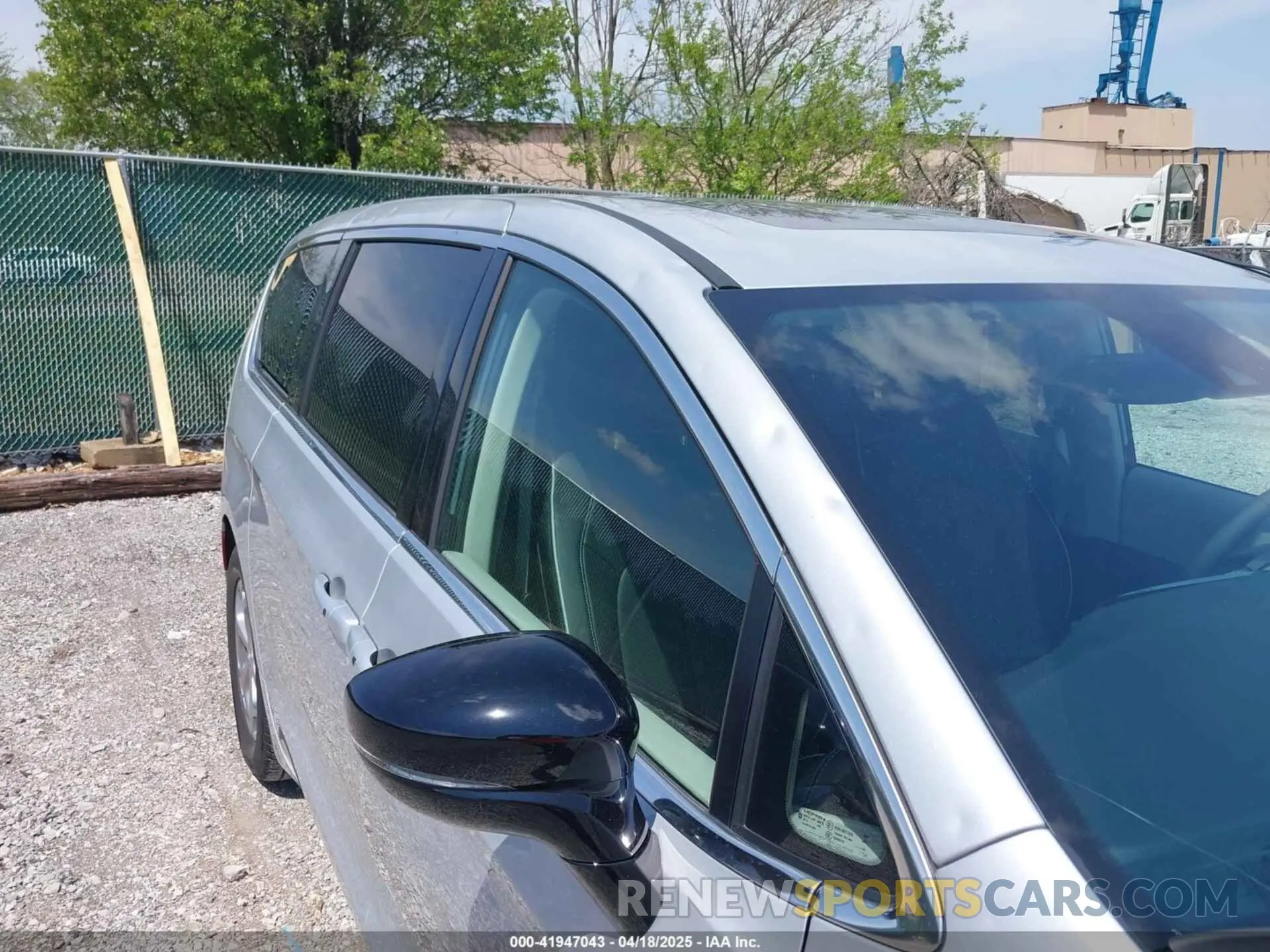 18 Фотография поврежденного автомобиля 2C4RC1GG3RR128050 CHRYSLER PACIFICA 2024