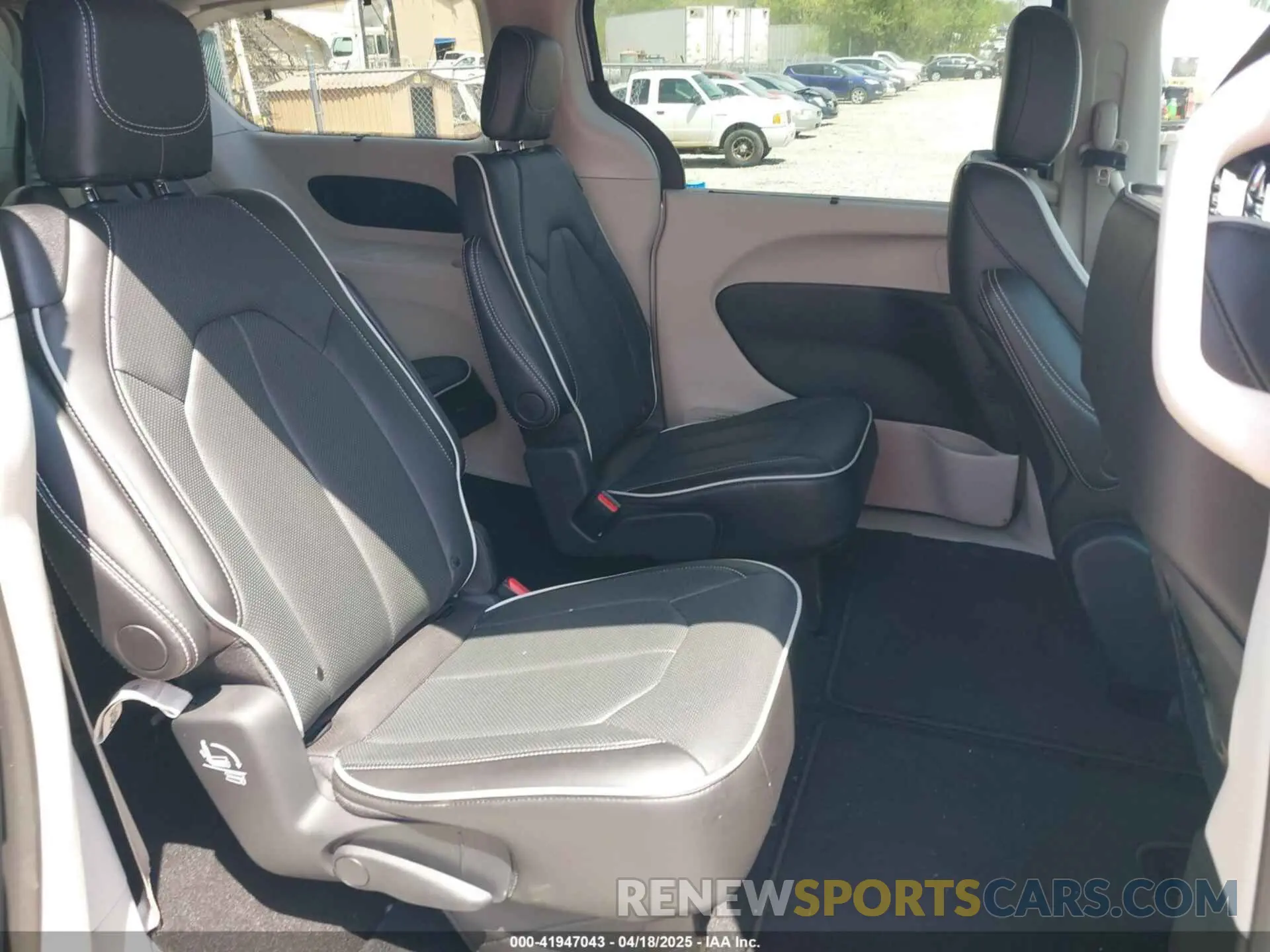8 Фотография поврежденного автомобиля 2C4RC1GG3RR128050 CHRYSLER PACIFICA 2024