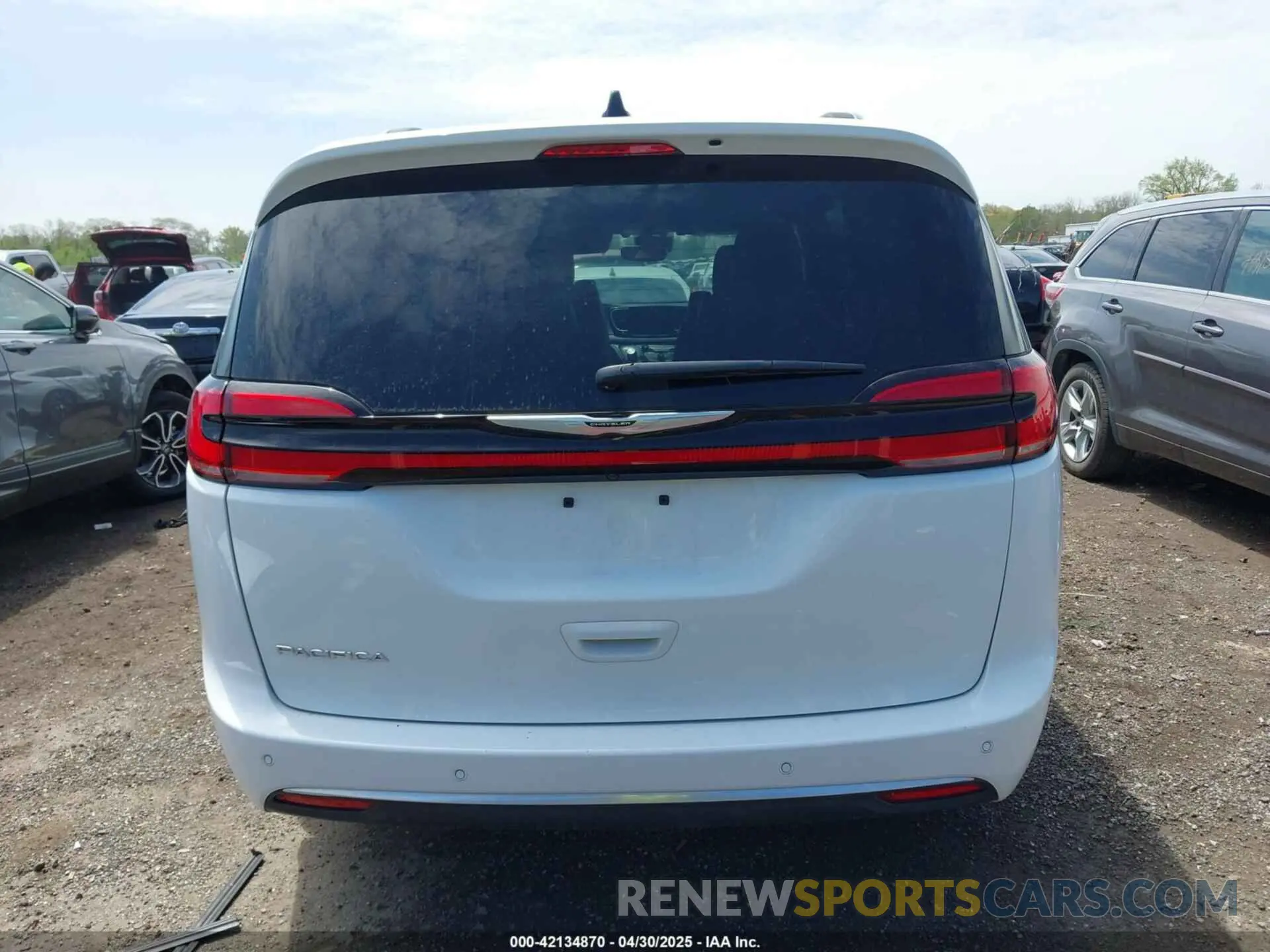 17 Фотография поврежденного автомобиля 2C4RC1PG4RR121446 CHRYSLER PACIFICA 2024