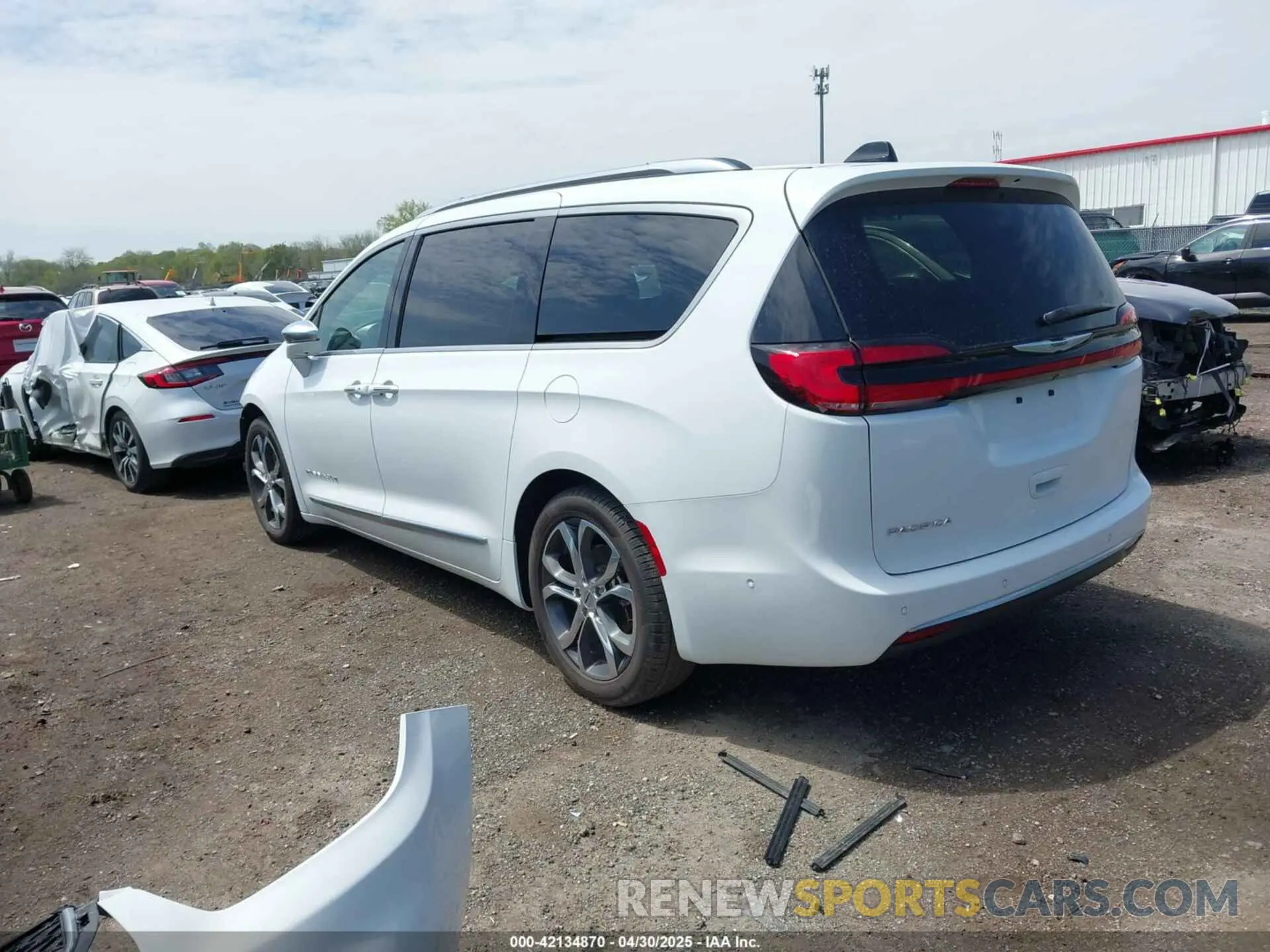 3 Фотография поврежденного автомобиля 2C4RC1PG4RR121446 CHRYSLER PACIFICA 2024