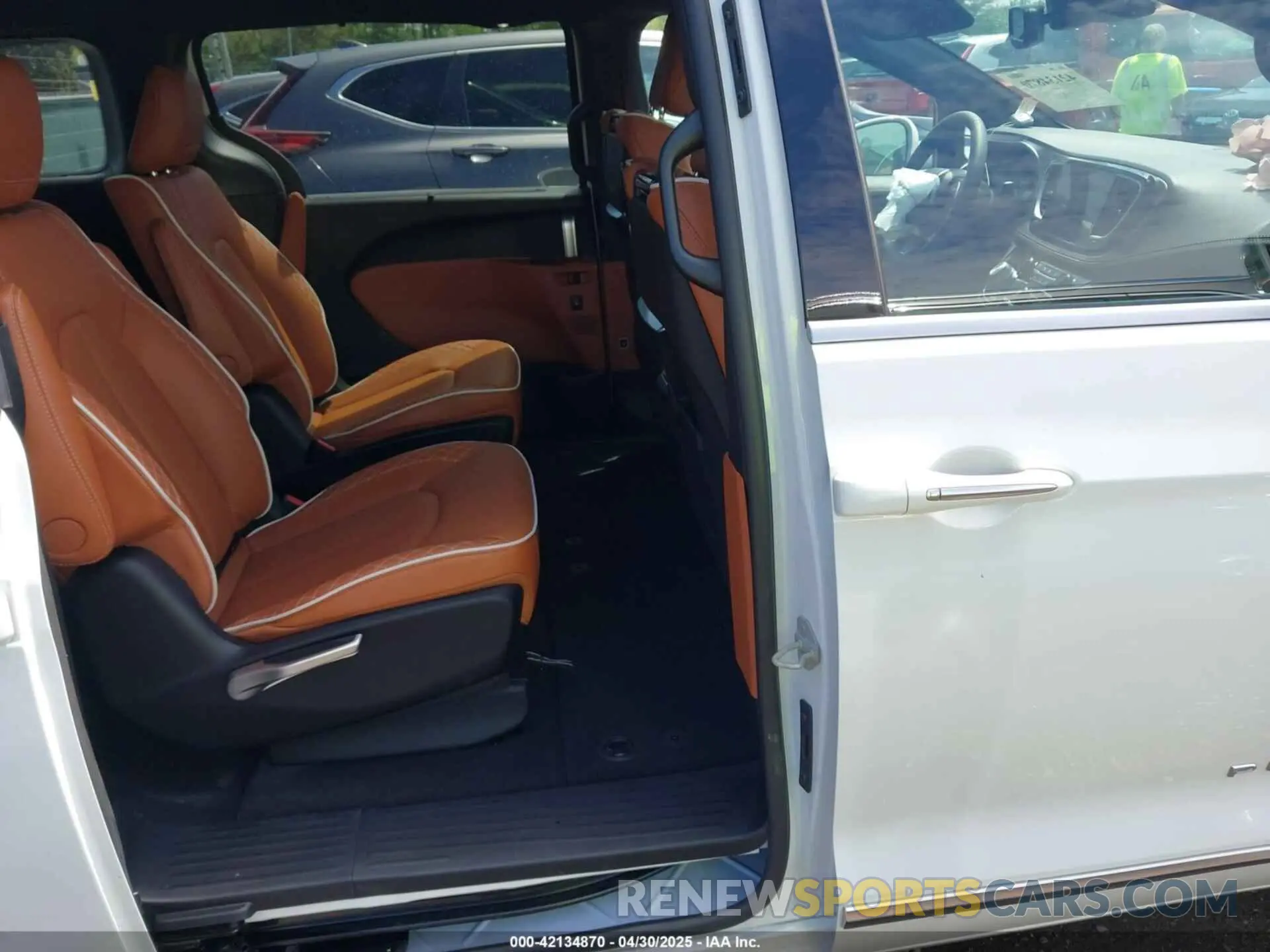 8 Фотография поврежденного автомобиля 2C4RC1PG4RR121446 CHRYSLER PACIFICA 2024