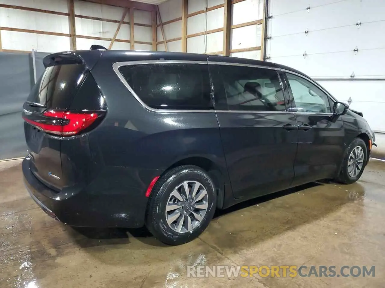 3 Photograph of a damaged car 2C4RC1S70RR102626 CHRYSLER PACIFICA 2024