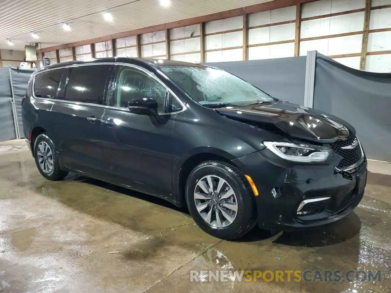 4 Photograph of a damaged car 2C4RC1S70RR102626 CHRYSLER PACIFICA 2024