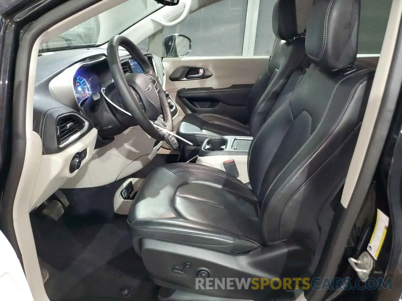 7 Photograph of a damaged car 2C4RC1S70RR102626 CHRYSLER PACIFICA 2024