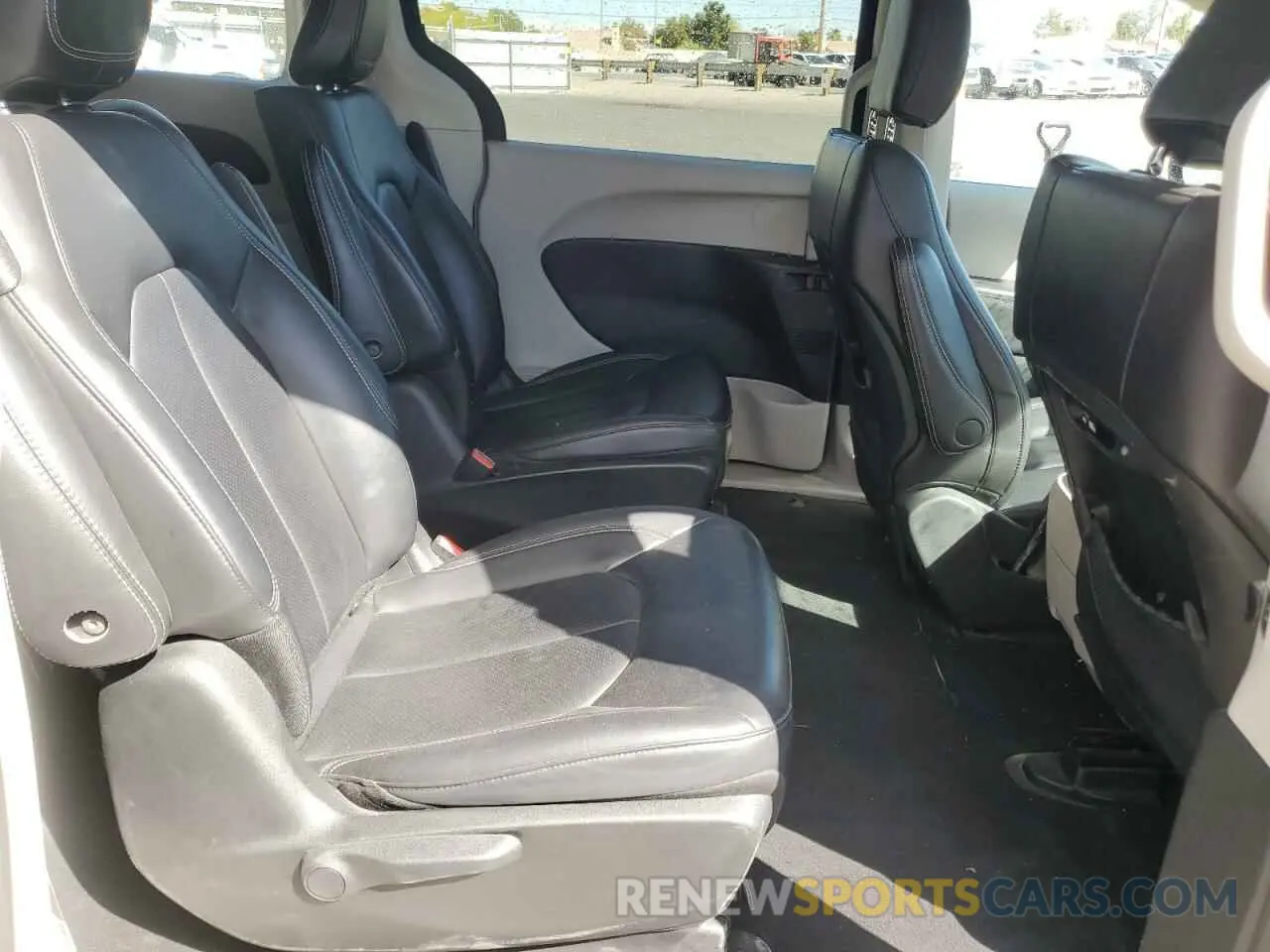 11 Фотография поврежденного автомобиля 2C4RC1S70RR102822 CHRYSLER PACIFICA 2024