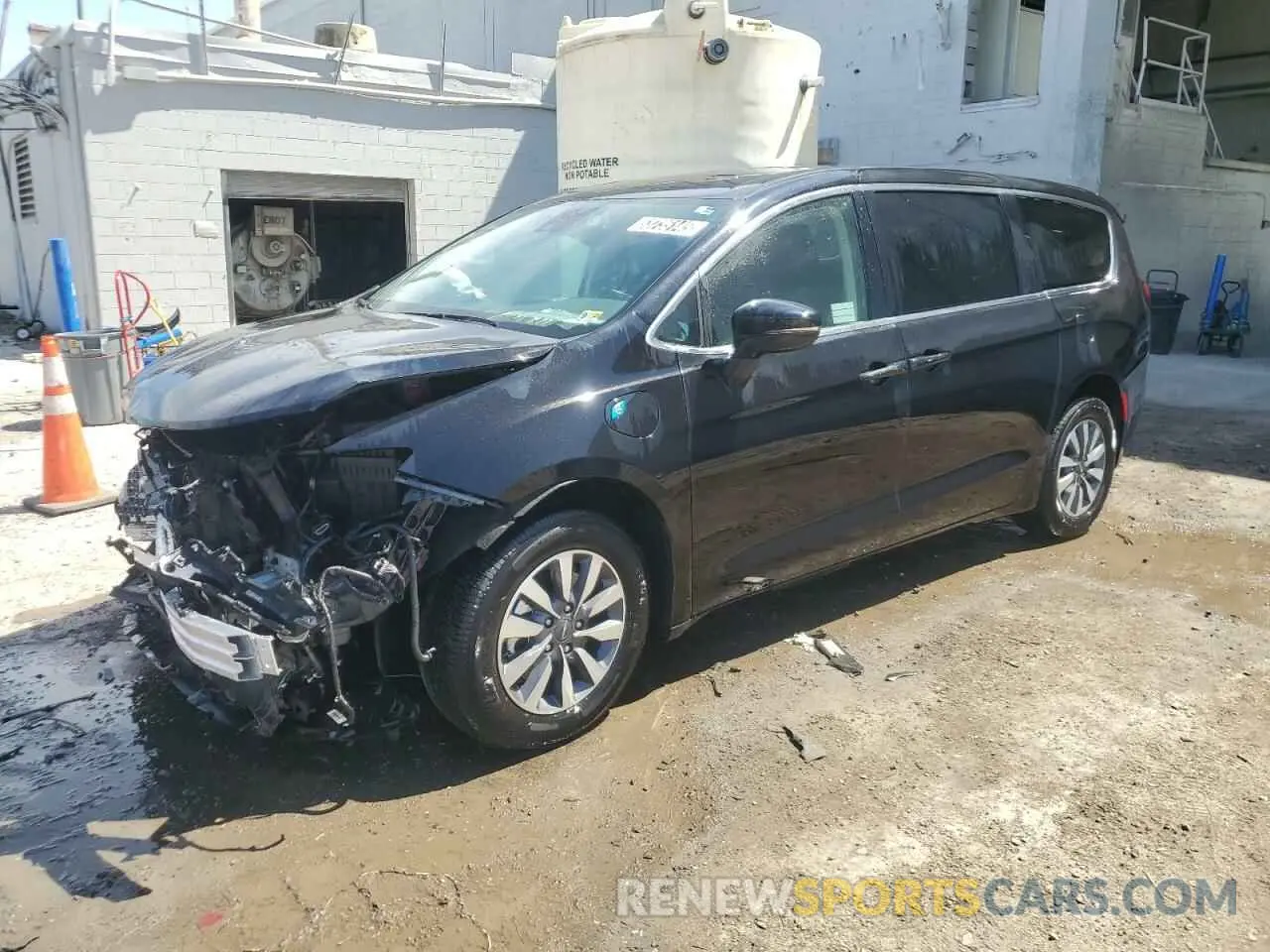 1 Photograph of a damaged car 2C4RC1S75RR193280 CHRYSLER PACIFICA 2024