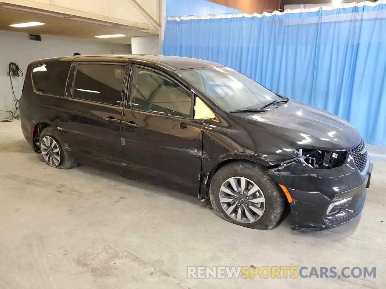 4 Photograph of a damaged car 2C4RC1S77RR158336 CHRYSLER PACIFICA 2024