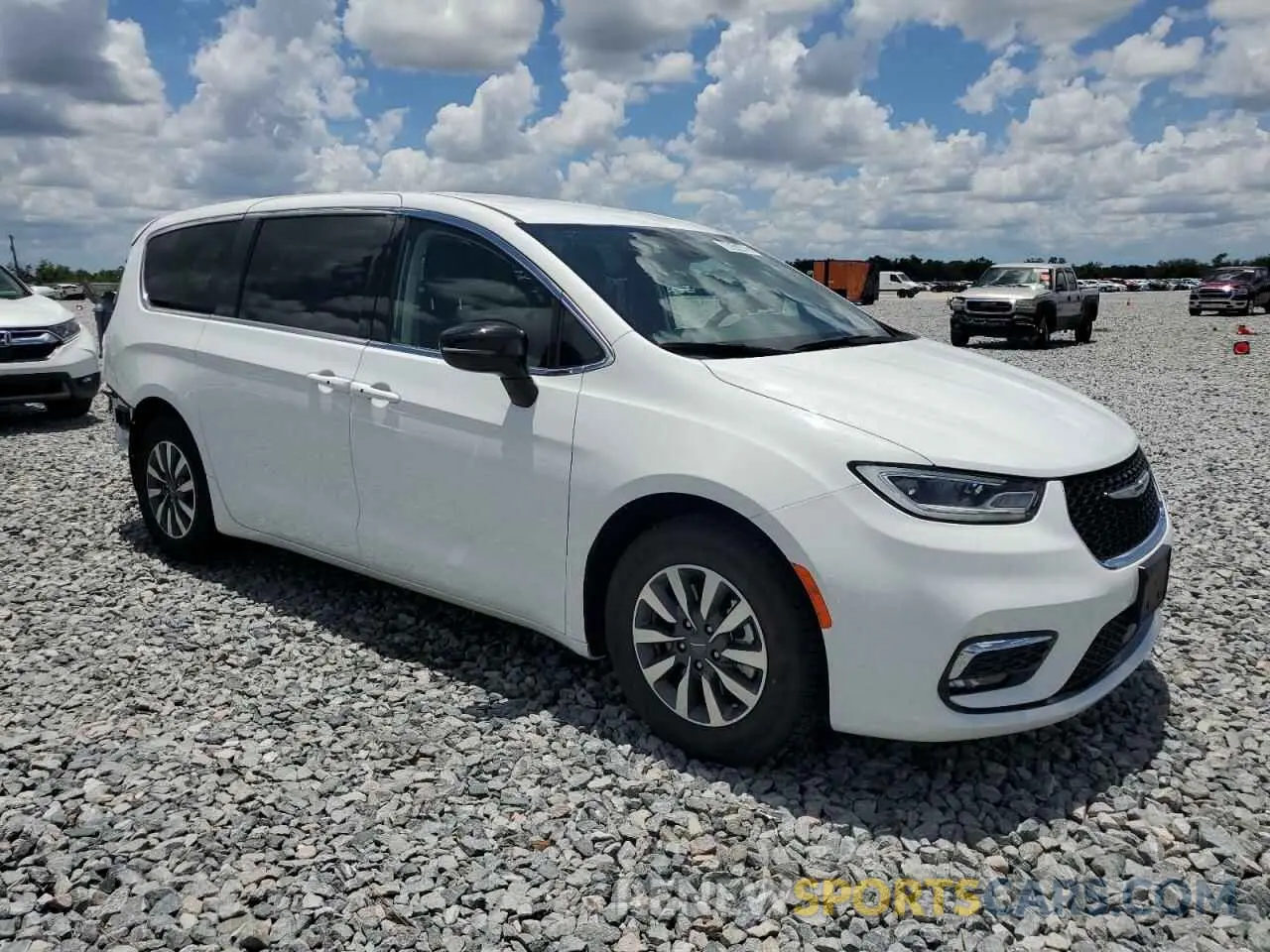 4 Photograph of a damaged car 2C4RC1S78RR121862 CHRYSLER PACIFICA 2024