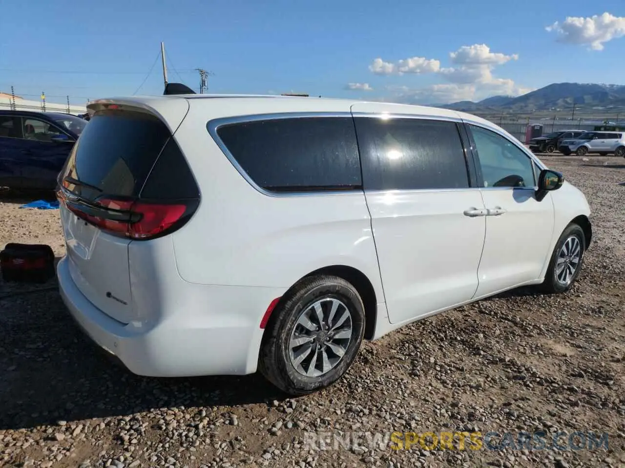 3 Photograph of a damaged car 2C4RC1S78RR123711 CHRYSLER PACIFICA 2024