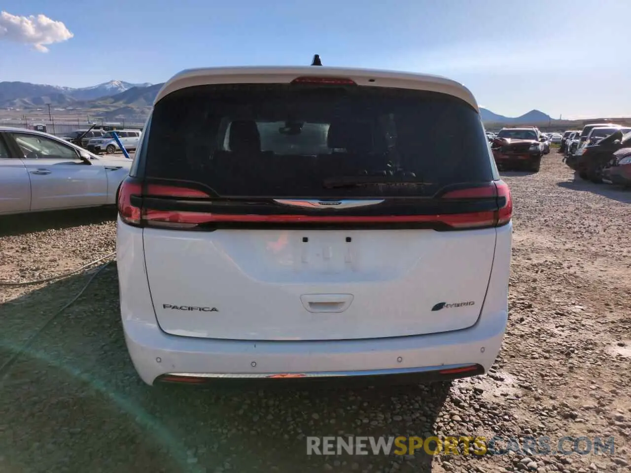 6 Photograph of a damaged car 2C4RC1S78RR123711 CHRYSLER PACIFICA 2024
