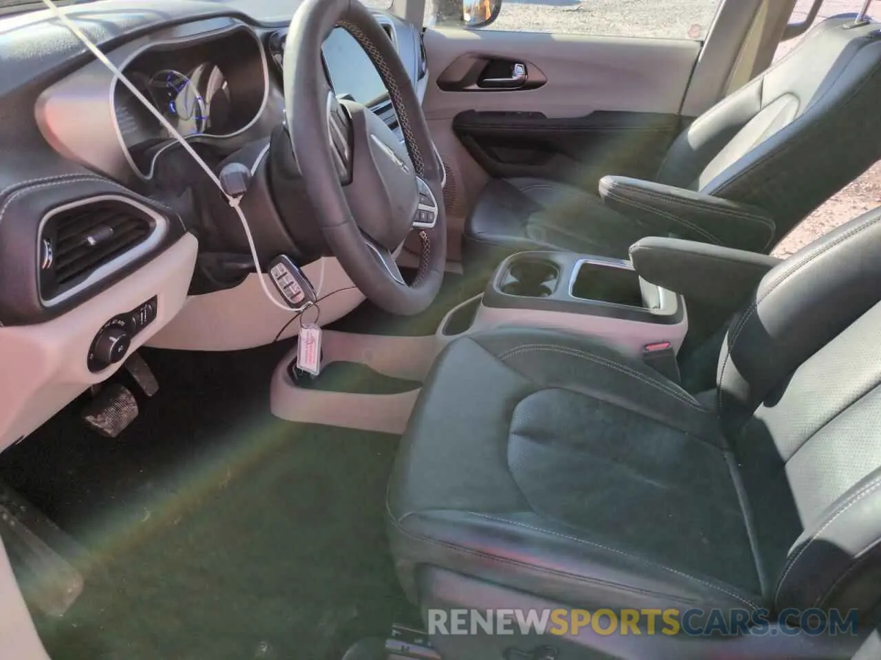 7 Photograph of a damaged car 2C4RC1S78RR123711 CHRYSLER PACIFICA 2024