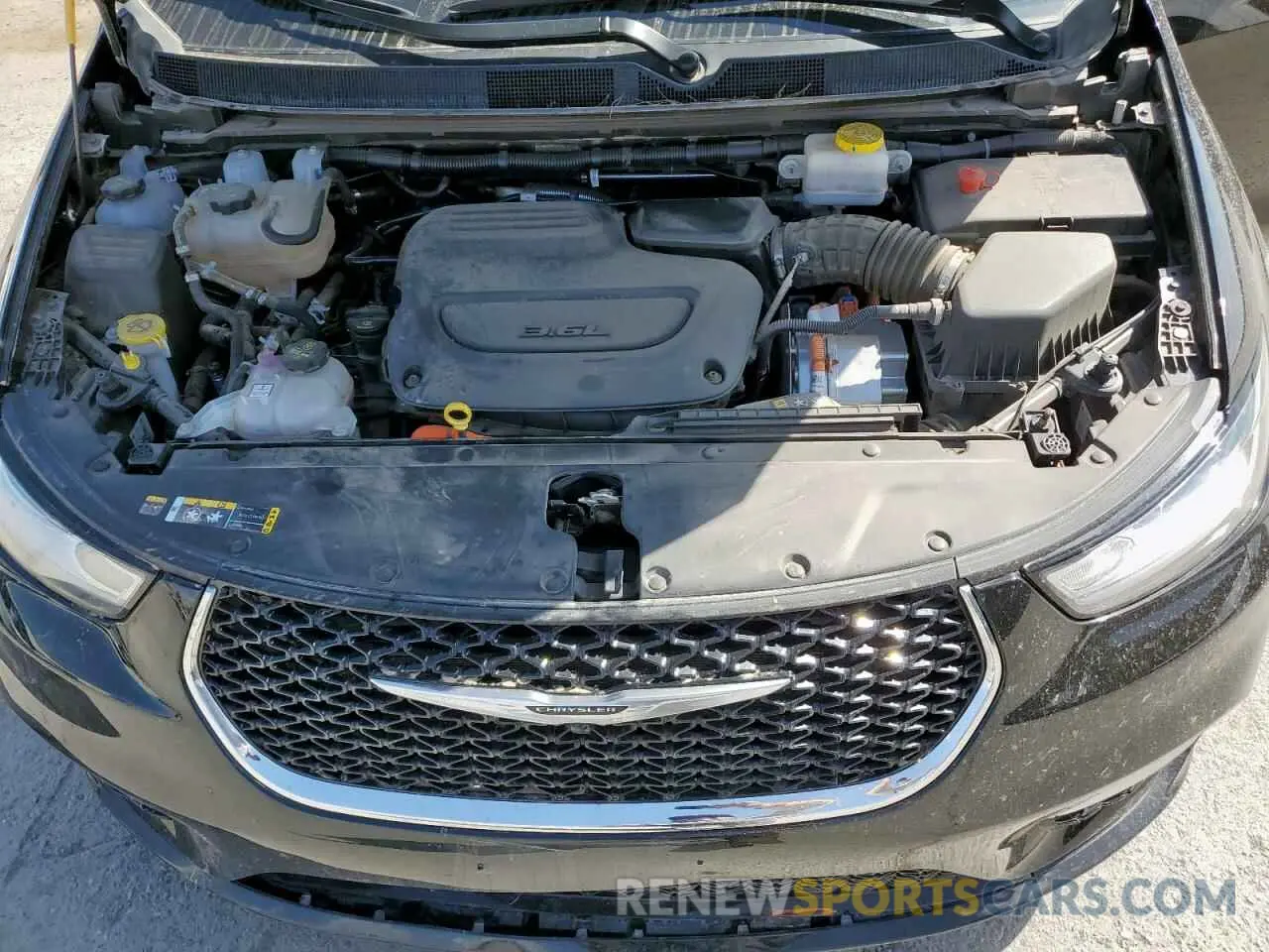 12 Photograph of a damaged car 2C4RC1S78RR144834 CHRYSLER PACIFICA 2024