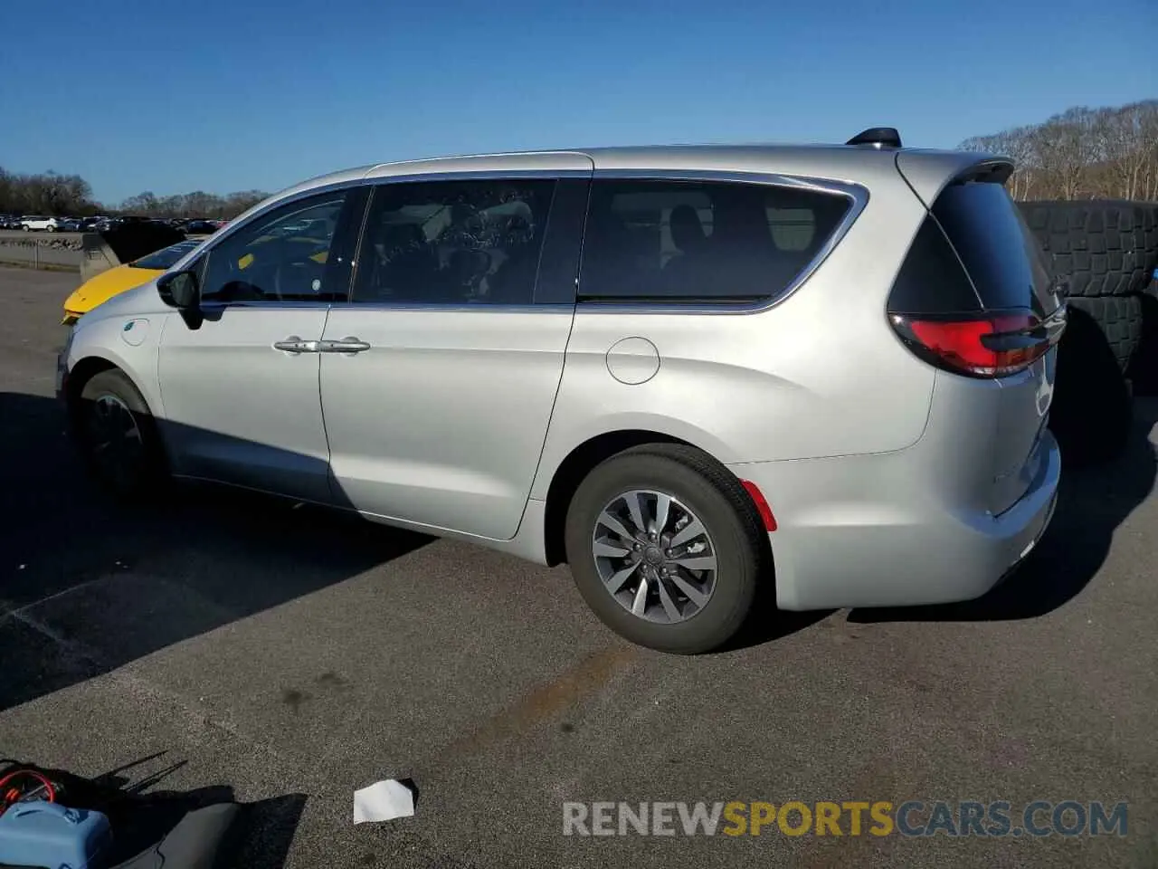 2 Фотография поврежденного автомобиля 2C4RC1S7XRR126870 CHRYSLER PACIFICA 2024