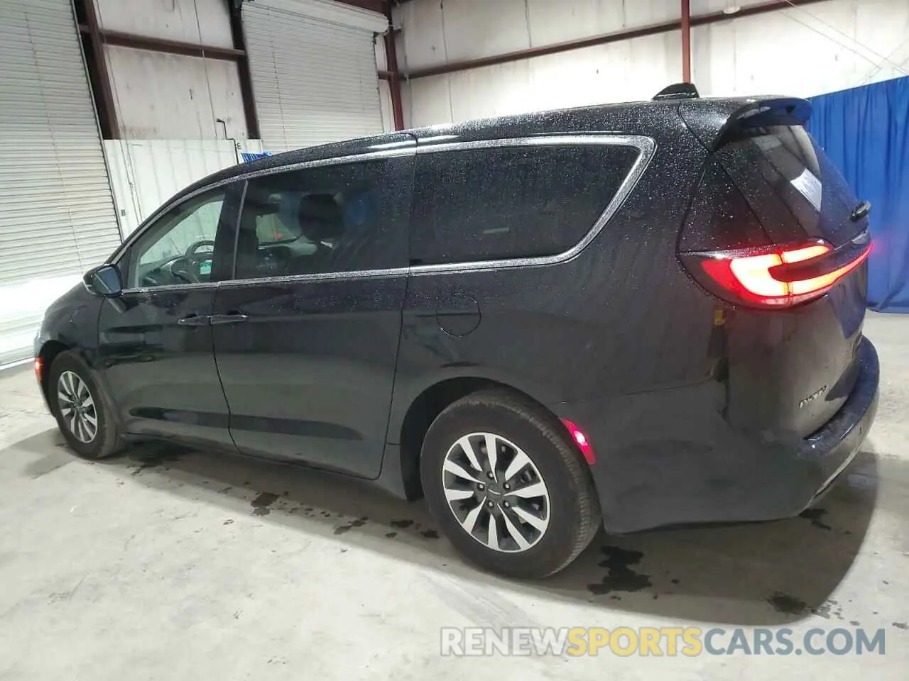 2 Фотография поврежденного автомобиля 2C4RC1S7XRR166687 CHRYSLER PACIFICA 2024