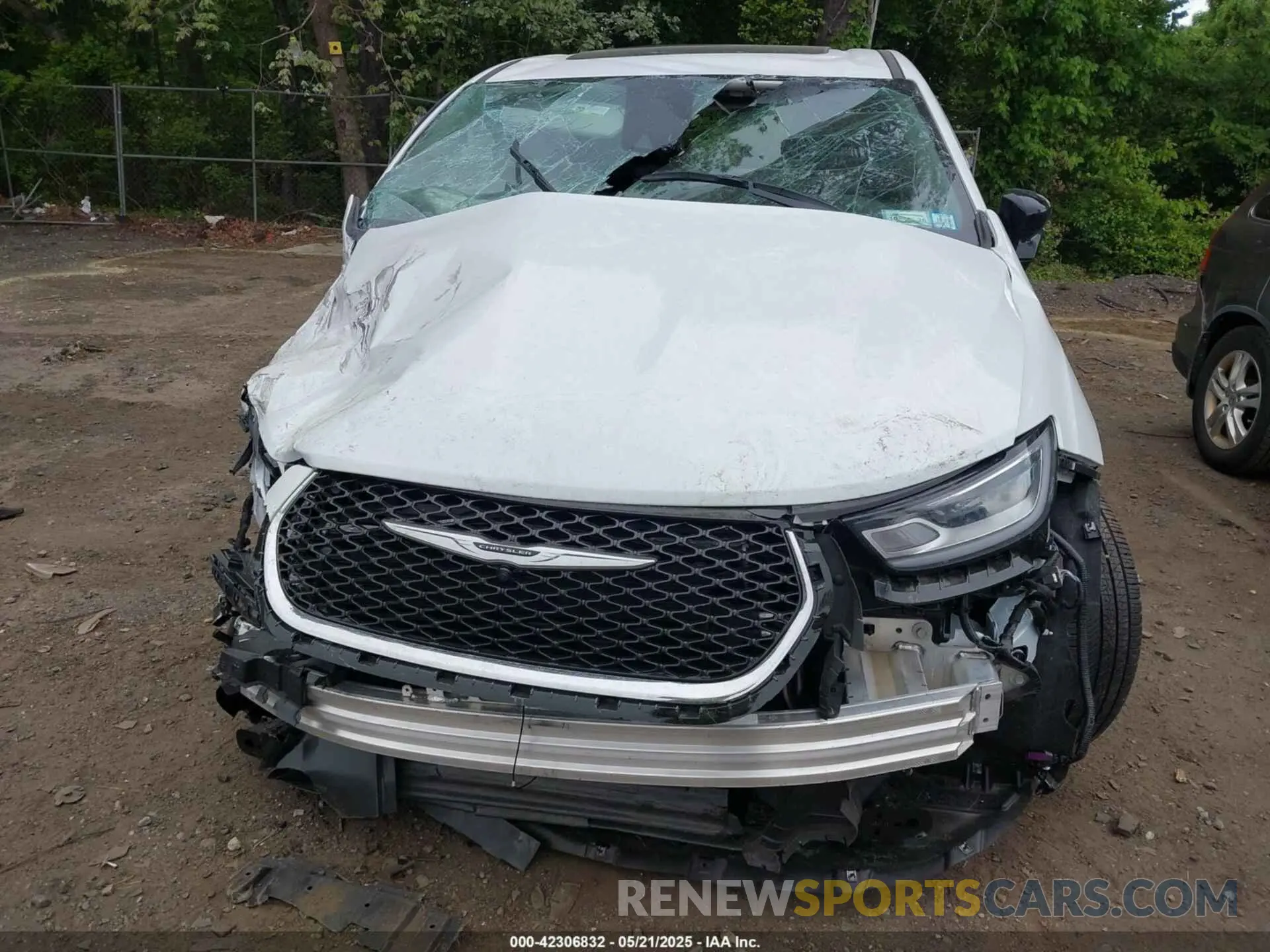 13 Photograph of a damaged car 2C4RC3BG0RR204617 CHRYSLER PACIFICA 2024