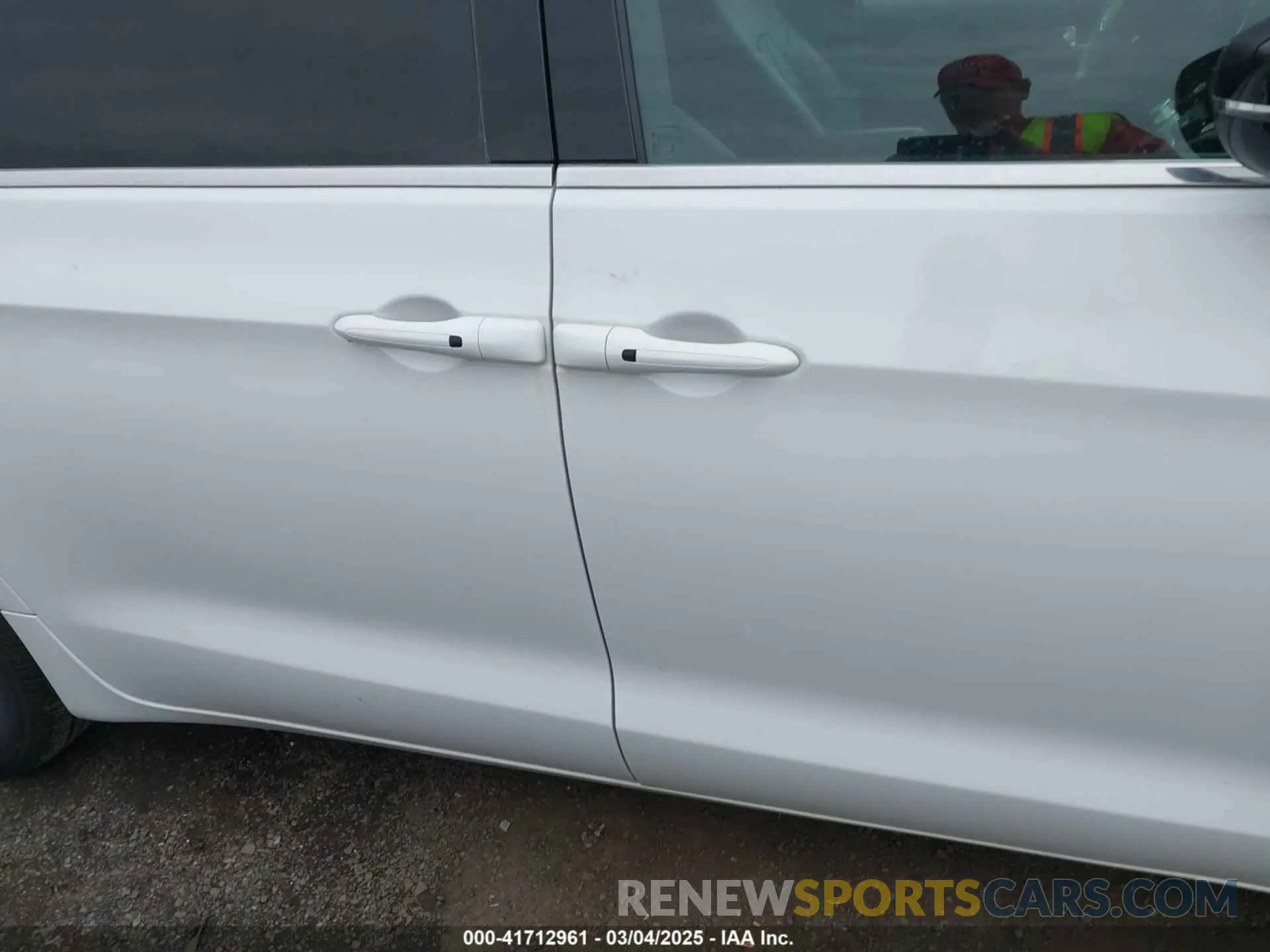 13 Photograph of a damaged car 2C4RC1BG0SR516589 CHRYSLER PACIFICA 2025