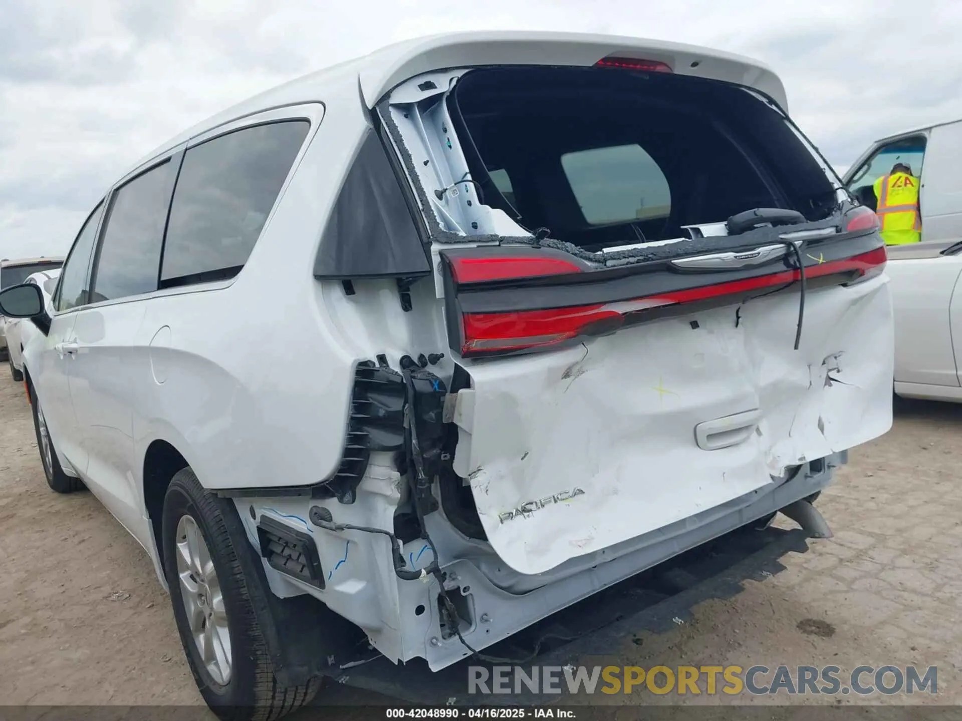 6 Photograph of a damaged car 2C4RC1BG0SR539337 CHRYSLER PACIFICA 2025