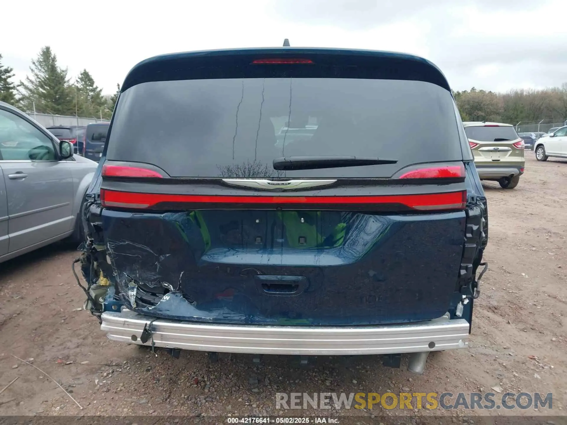 16 Photograph of a damaged car 2C4RC1BG1SR505052 CHRYSLER PACIFICA 2025