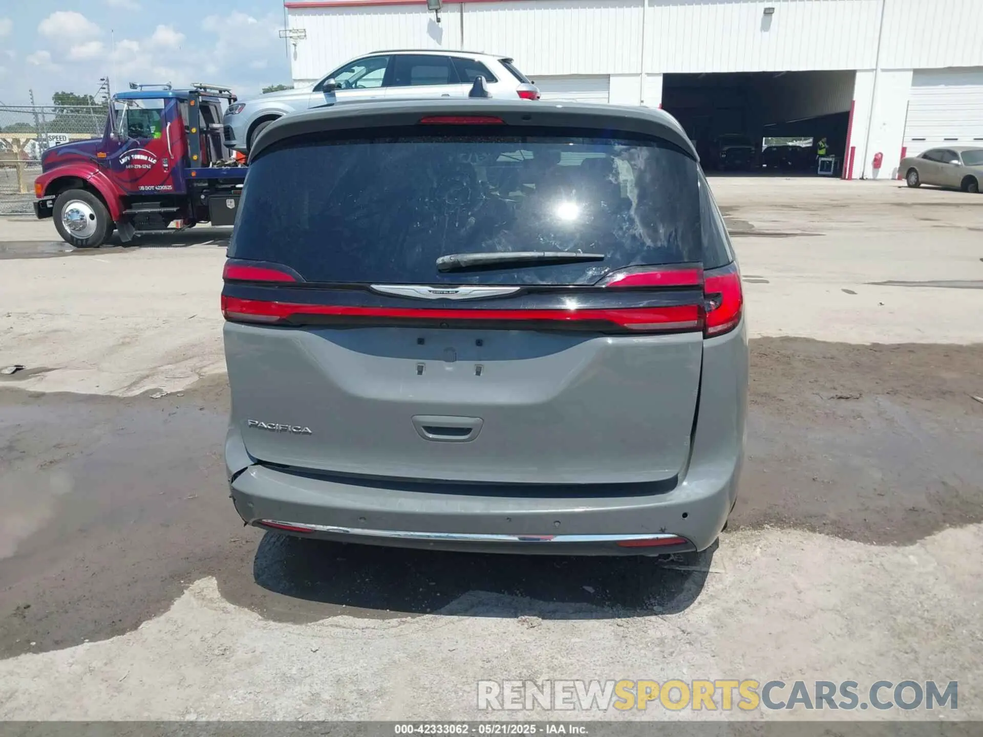 16 Photograph of a damaged car 2C4RC1BG3SR504503 CHRYSLER PACIFICA 2025