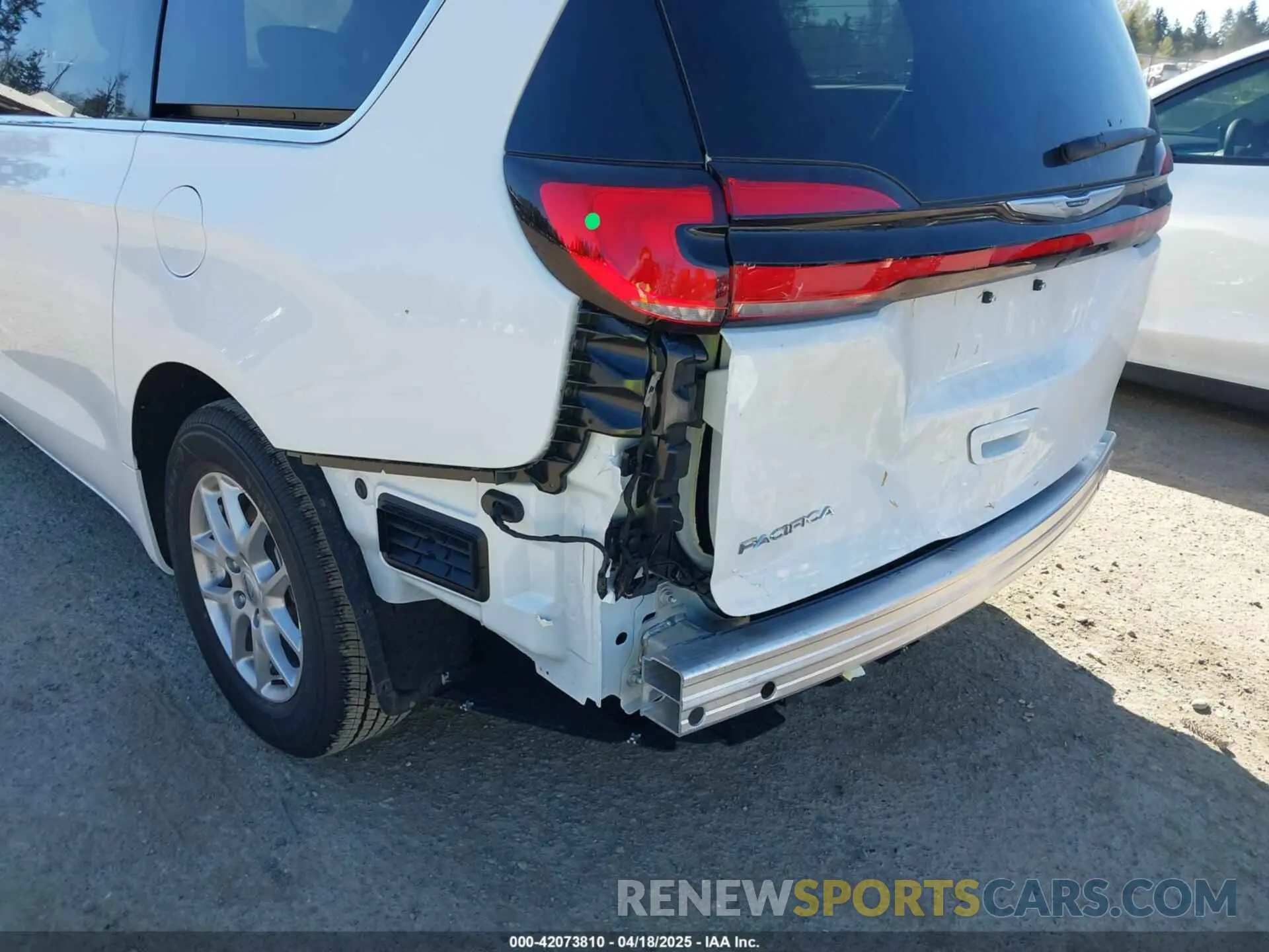 6 Фотография поврежденного автомобиля 2C4RC1BG3SR551272 CHRYSLER PACIFICA 2025
