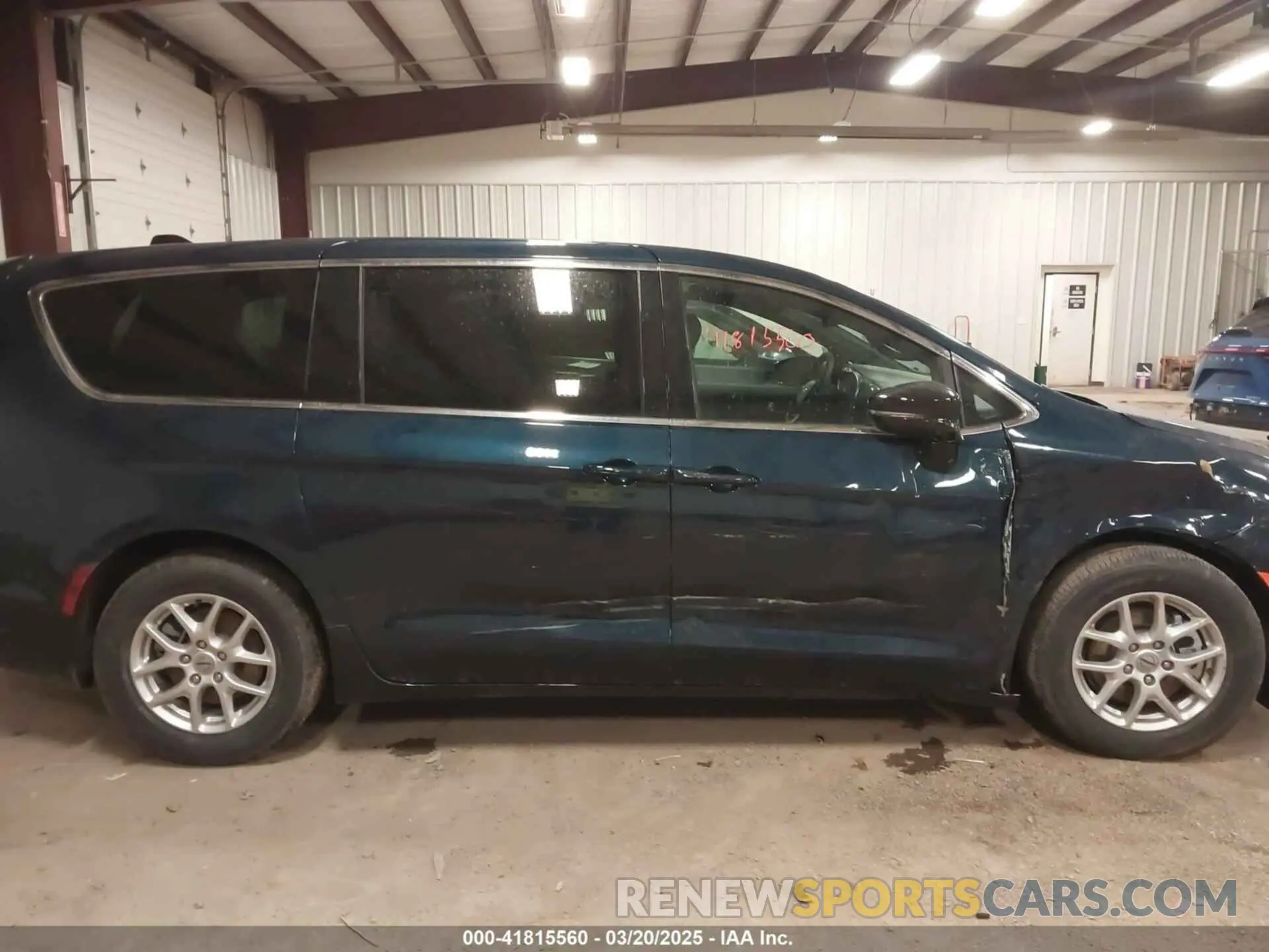 14 Photograph of a damaged car 2C4RC1BG5SR509735 CHRYSLER PACIFICA 2025