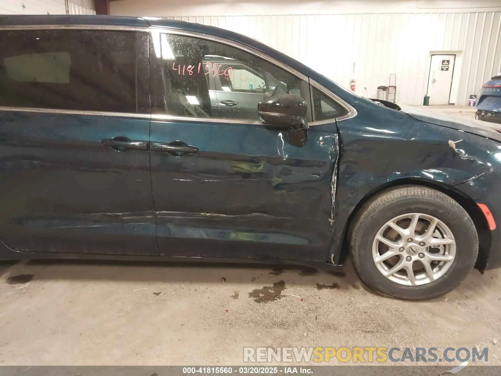 6 Photograph of a damaged car 2C4RC1BG5SR509735 CHRYSLER PACIFICA 2025