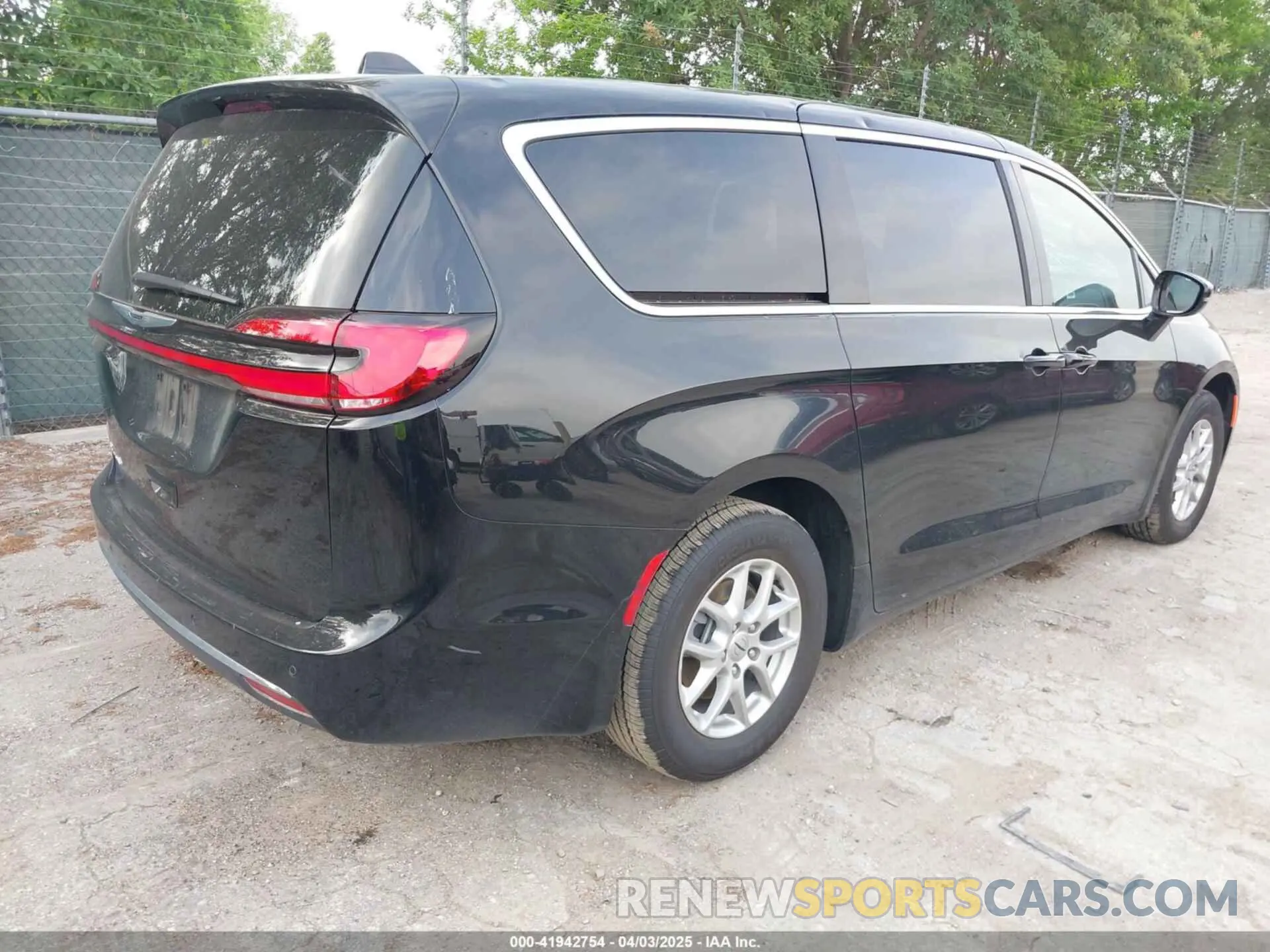 4 Фотография поврежденного автомобиля 2C4RC1BG5SR526518 CHRYSLER PACIFICA 2025