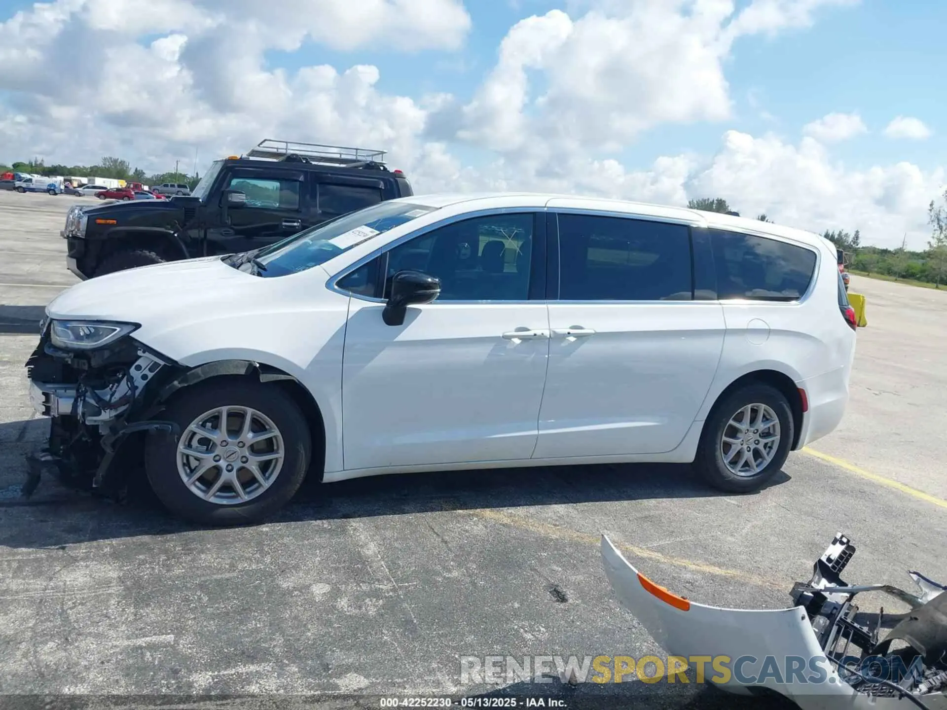 15 Photograph of a damaged car 2C4RC1BG7SR531770 CHRYSLER PACIFICA 2025
