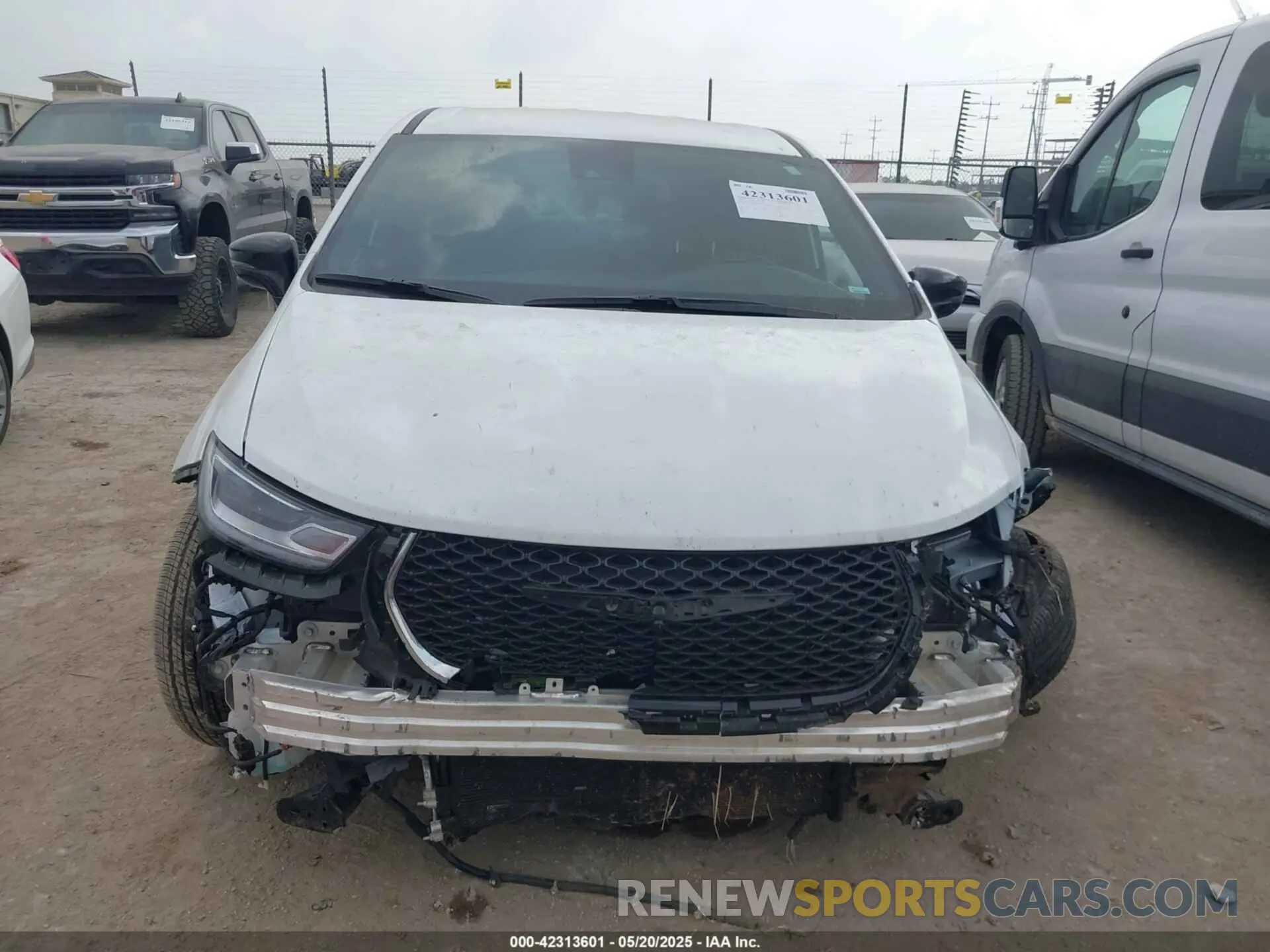 12 Photograph of a damaged car 2C4RC1BG7SR555258 CHRYSLER PACIFICA 2025