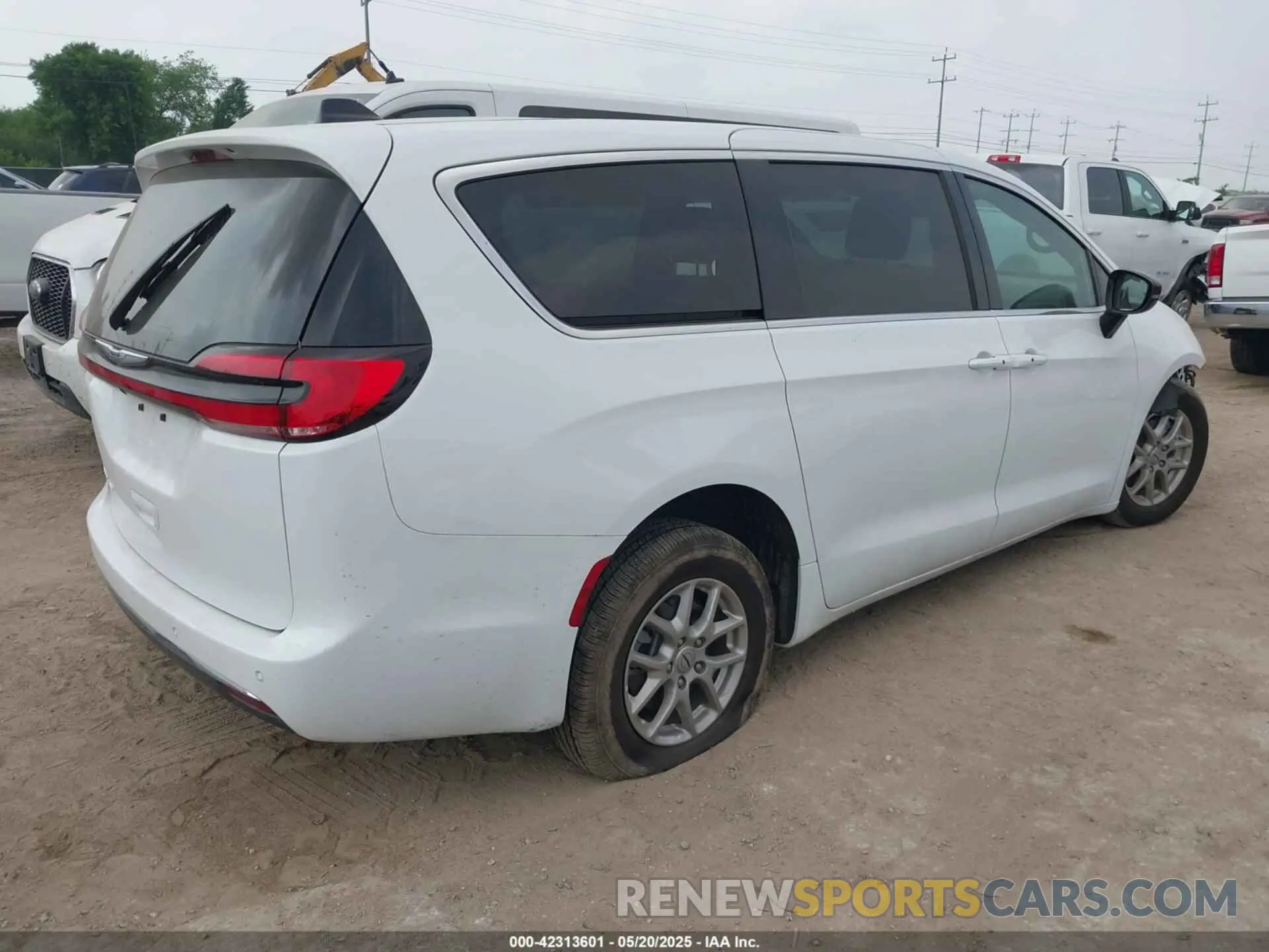 4 Photograph of a damaged car 2C4RC1BG7SR555258 CHRYSLER PACIFICA 2025
