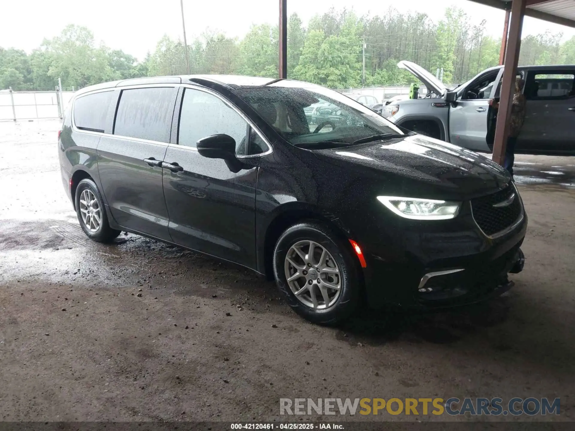 1 Photograph of a damaged car 2C4RC1BG8SR548335 CHRYSLER PACIFICA 2025