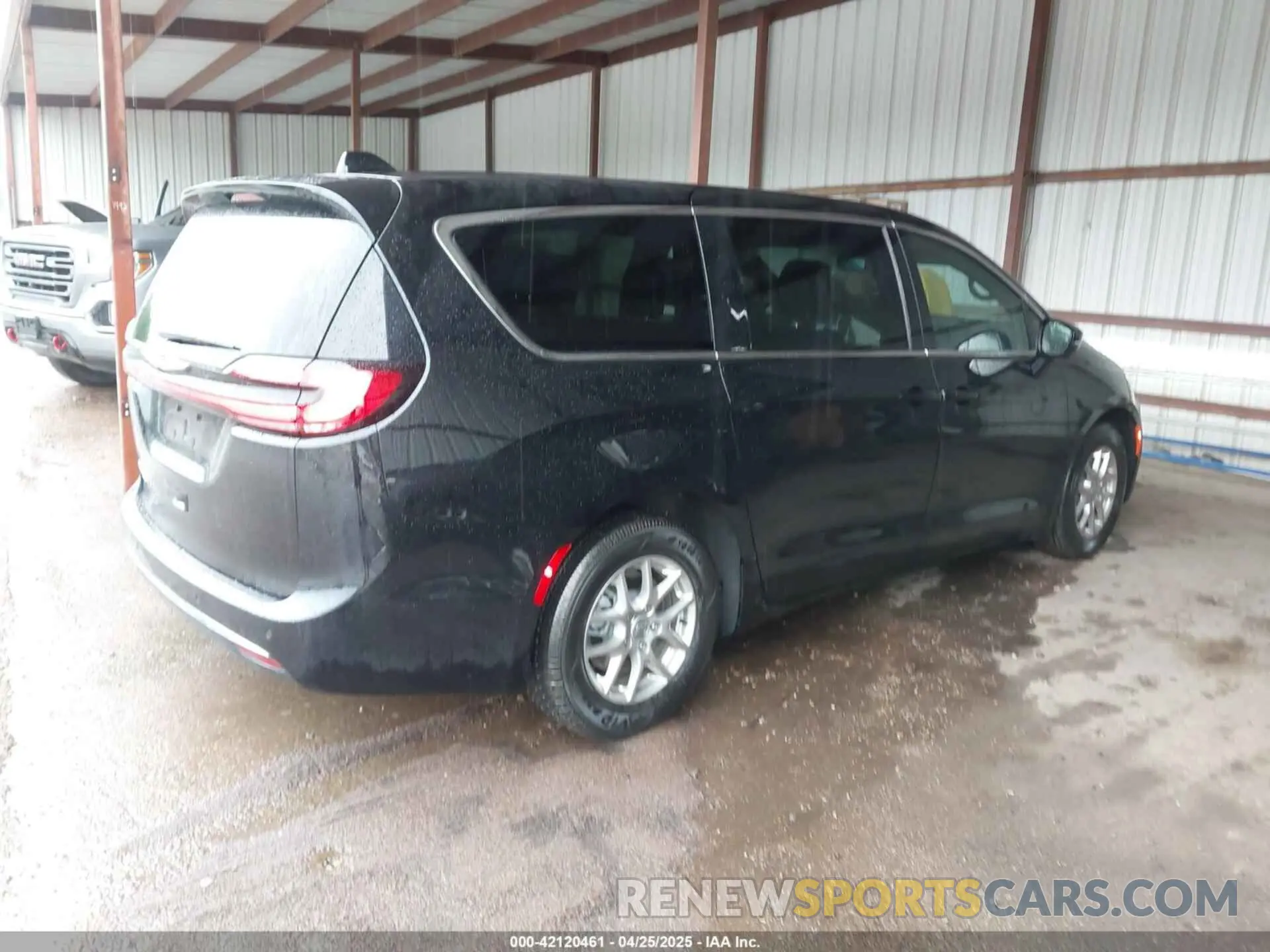 4 Photograph of a damaged car 2C4RC1BG8SR548335 CHRYSLER PACIFICA 2025
