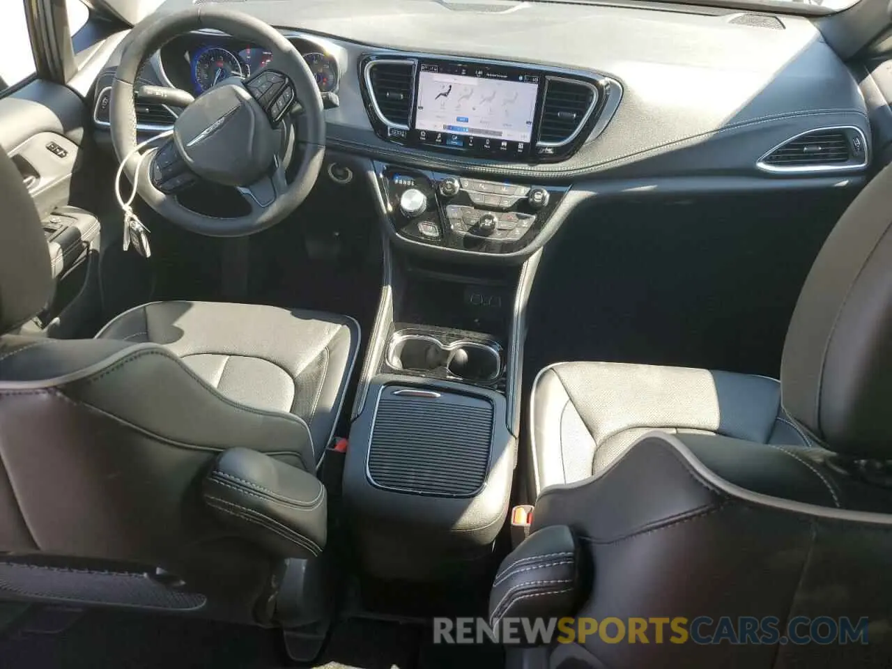 8 Фотография поврежденного автомобиля 2C4RC1GG1SR525469 CHRYSLER PACIFICA 2025
