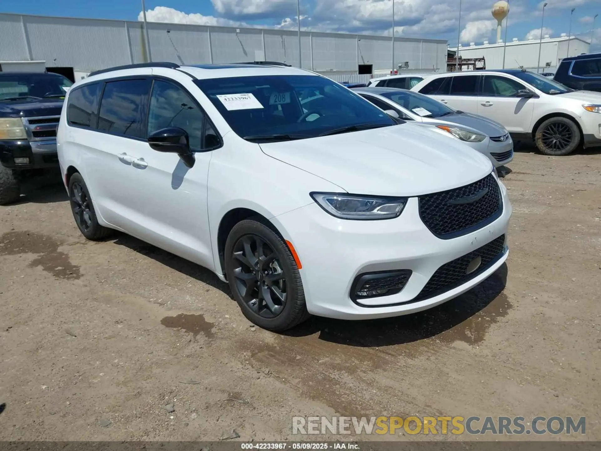 1 Photograph of a damaged car 2C4RC1GG3SR520158 CHRYSLER PACIFICA 2025