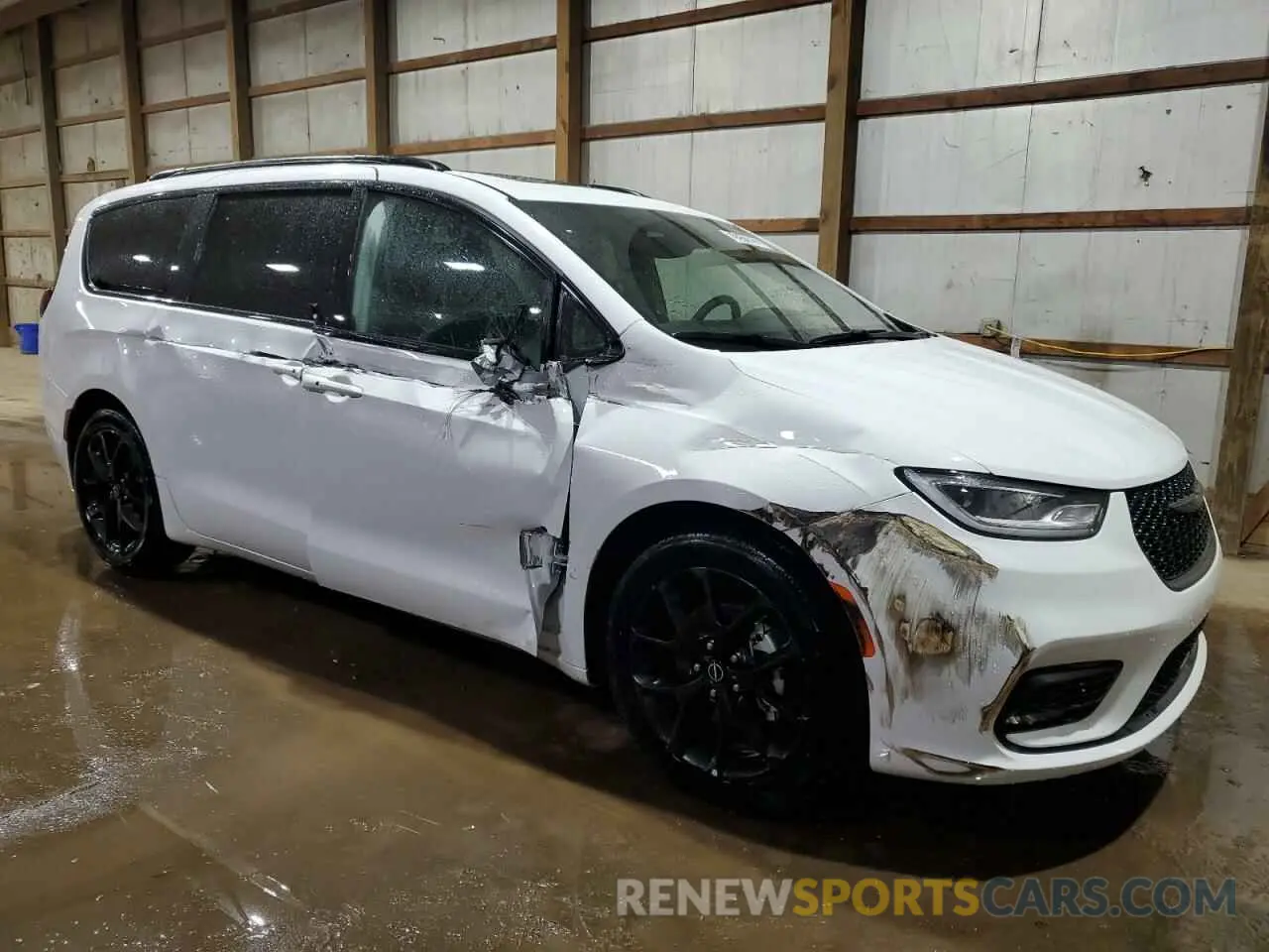 4 Photograph of a damaged car 2C4RC1GG4SR553797 CHRYSLER PACIFICA 2025