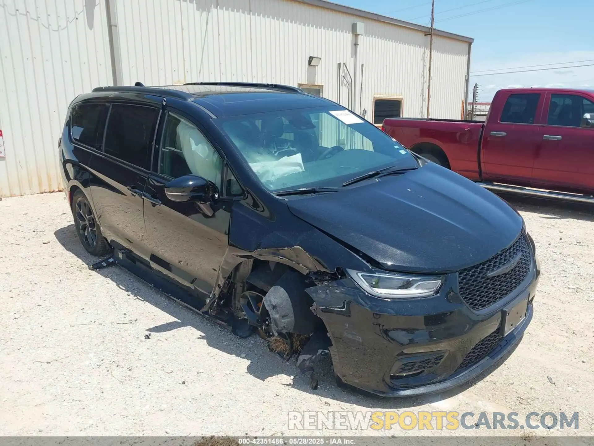 1 Photograph of a damaged car 2C4RC1GG5SR515673 CHRYSLER PACIFICA 2025