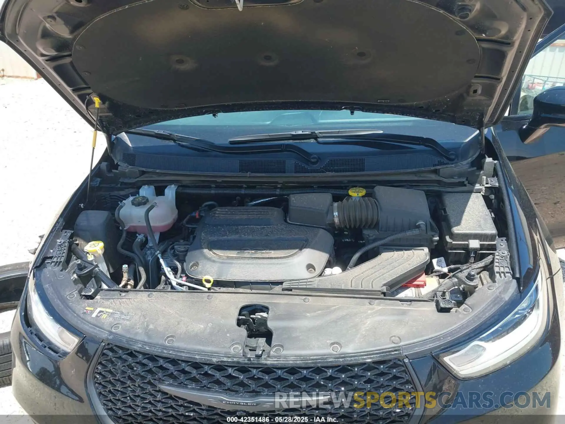 10 Photograph of a damaged car 2C4RC1GG5SR515673 CHRYSLER PACIFICA 2025