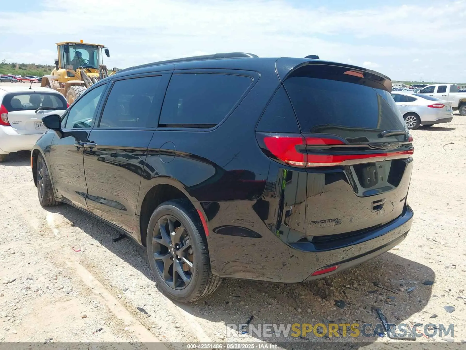 3 Photograph of a damaged car 2C4RC1GG5SR515673 CHRYSLER PACIFICA 2025