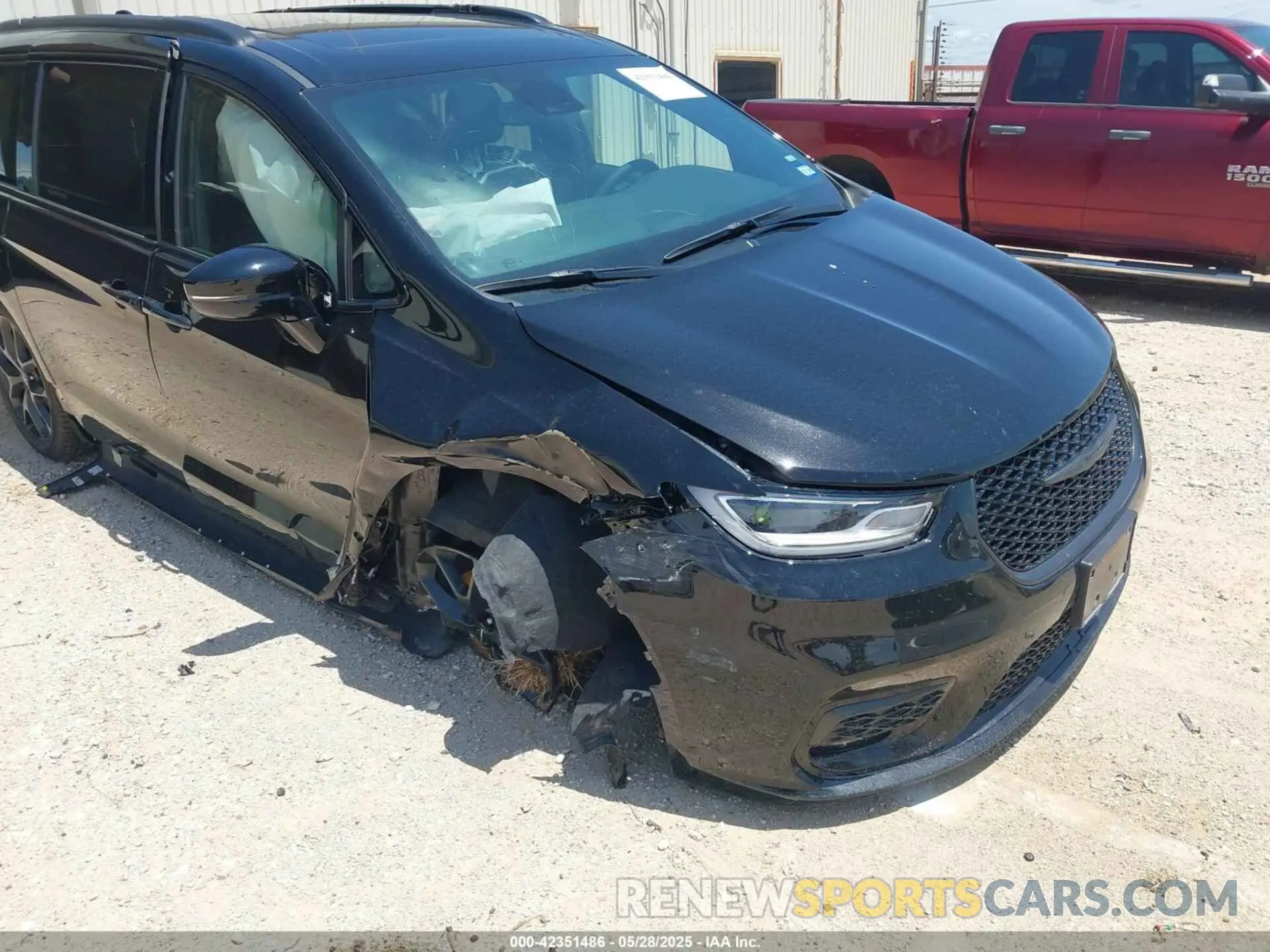 6 Photograph of a damaged car 2C4RC1GG5SR515673 CHRYSLER PACIFICA 2025