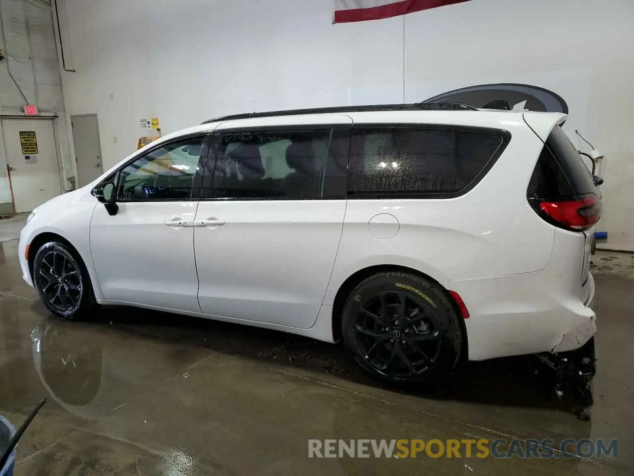 2 Фотография поврежденного автомобиля 2C4RC1GG5SR548799 CHRYSLER PACIFICA 2025