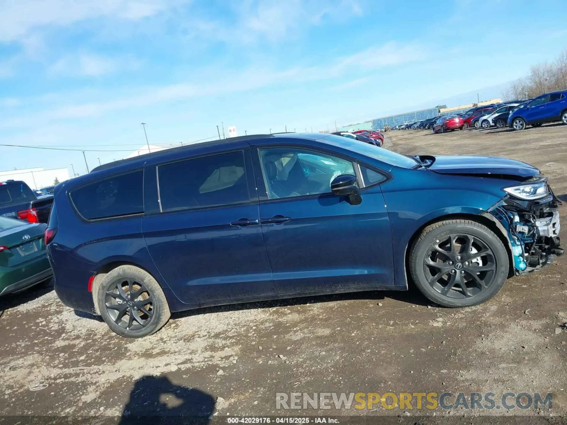 13 Photograph of a damaged car 2C4RC1GG6SR548679 CHRYSLER PACIFICA 2025