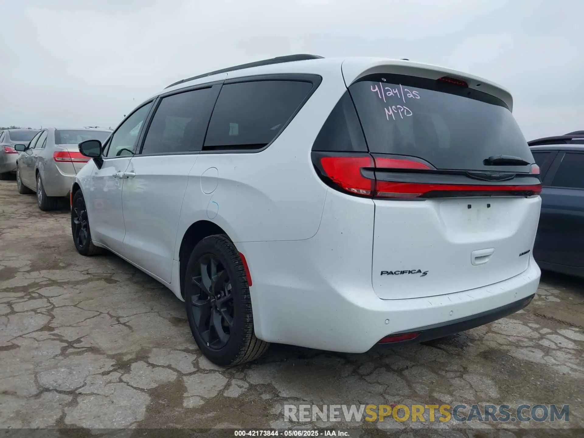 3 Photograph of a damaged car 2C4RC1GG7SR520356 CHRYSLER PACIFICA 2025