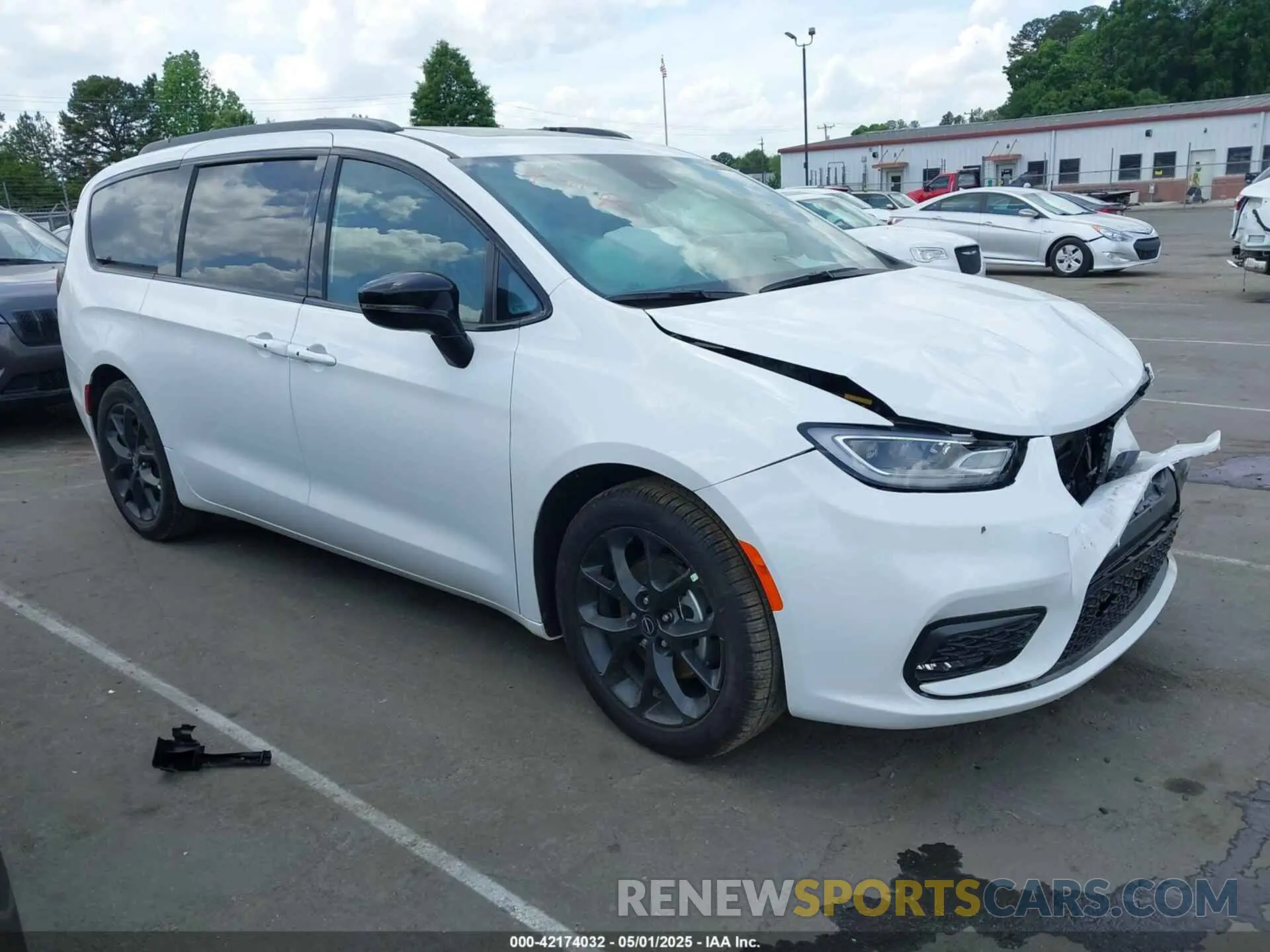 13 Photograph of a damaged car 2C4RC1GG7SR569489 CHRYSLER PACIFICA 2025