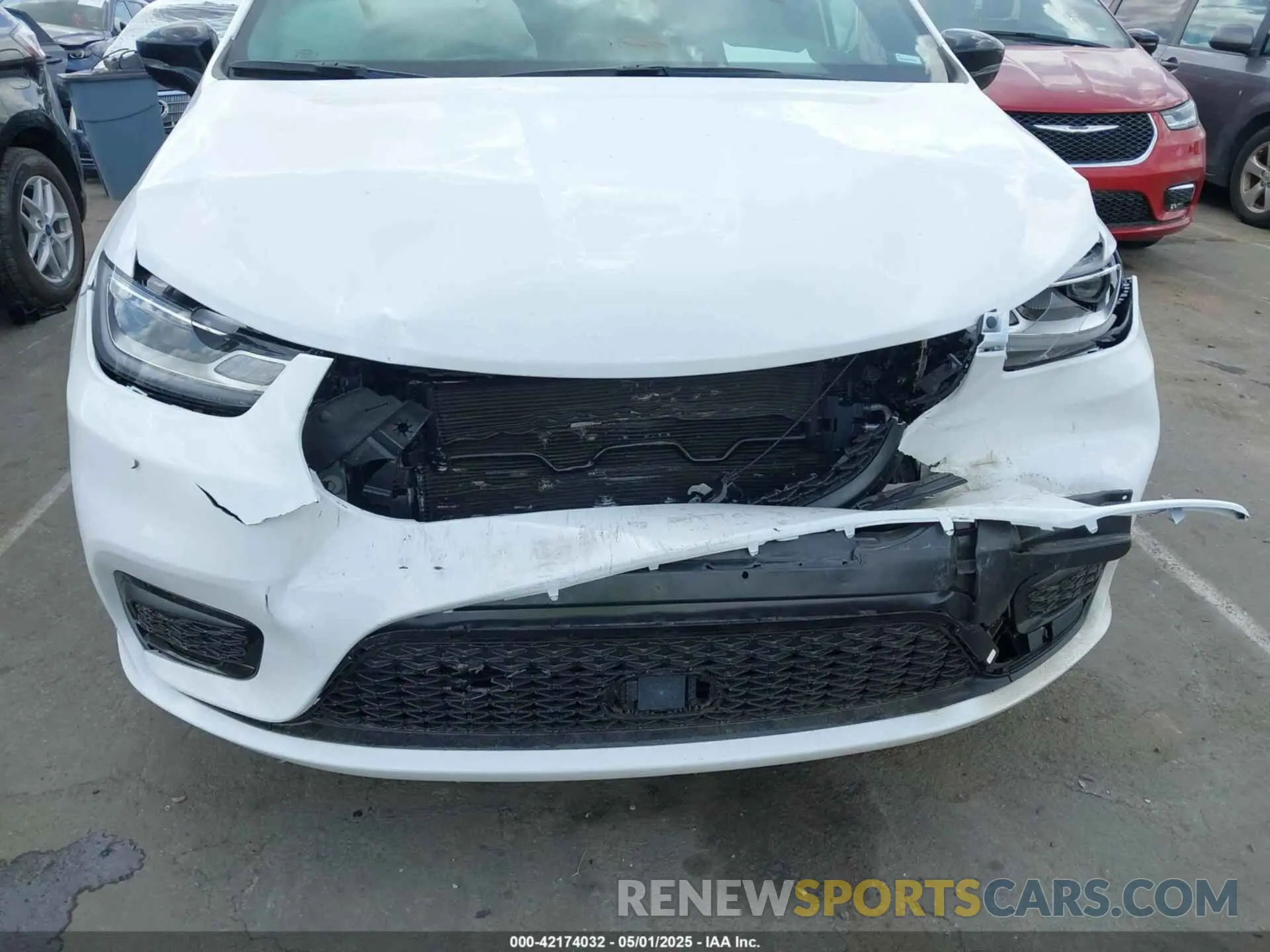 6 Photograph of a damaged car 2C4RC1GG7SR569489 CHRYSLER PACIFICA 2025