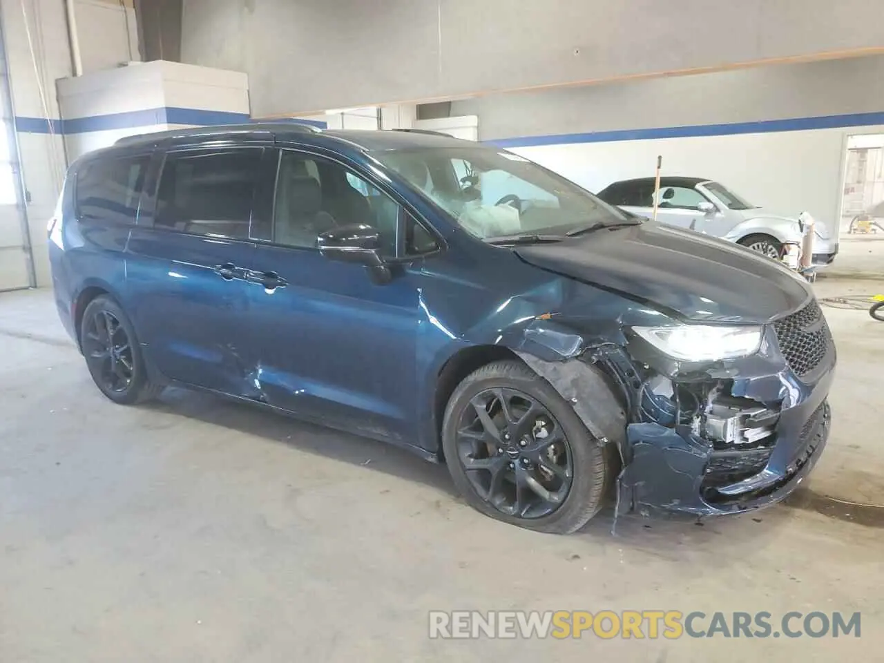 4 Photograph of a damaged car 2C4RC1GG9SR508113 CHRYSLER PACIFICA 2025